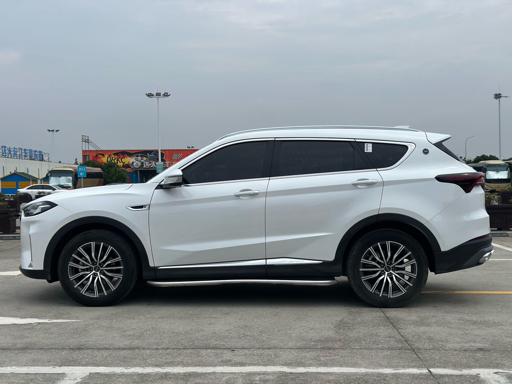 JETOUR 2024 X70 PLUS 1.5T Champion Edition MAX+ 5-Seater