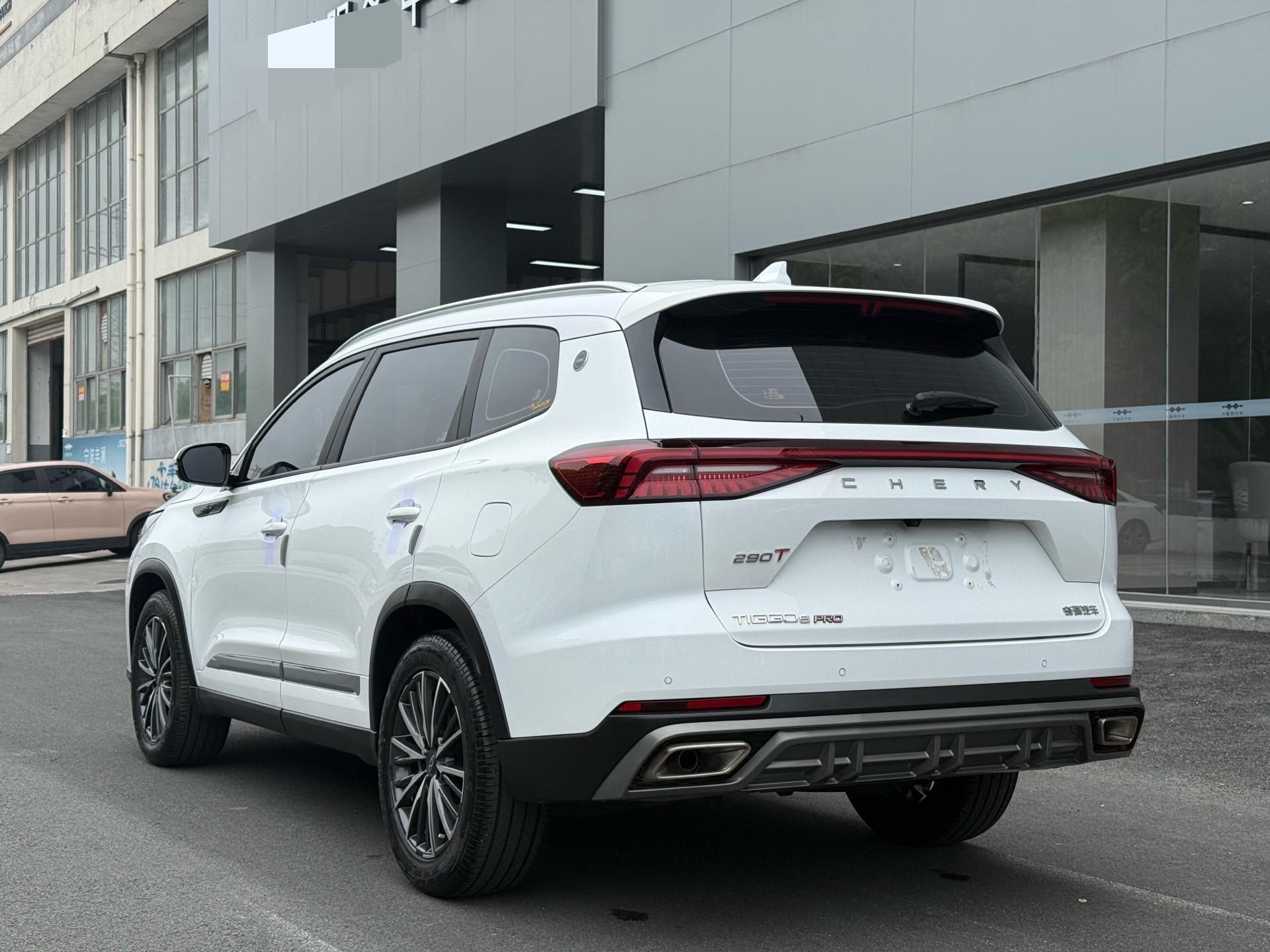 奇瑞 2025款 瑞虎8 PRO 1.6T 290T 两驱豪华版