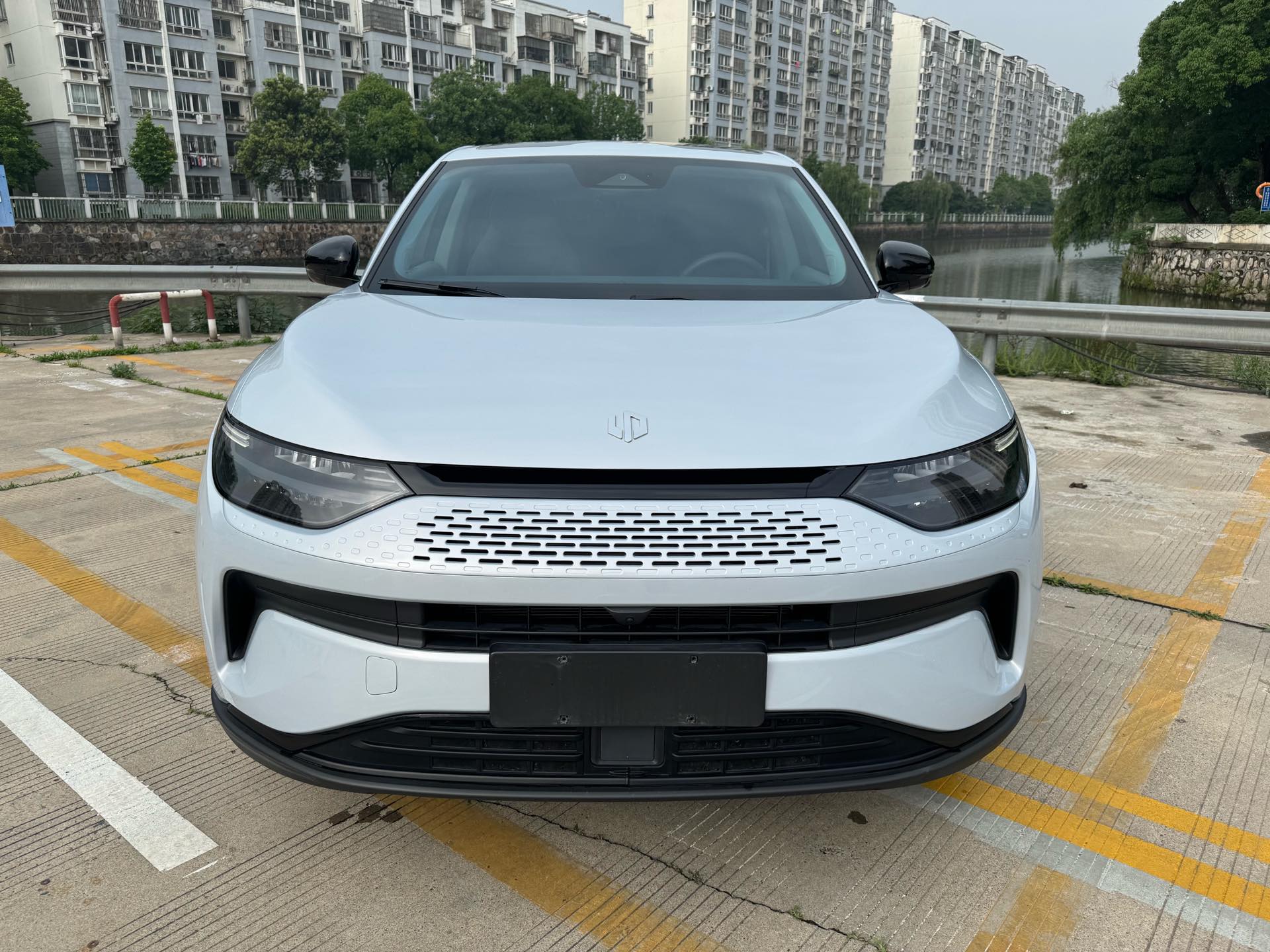 零跑 2023款 C11 200 舒享版