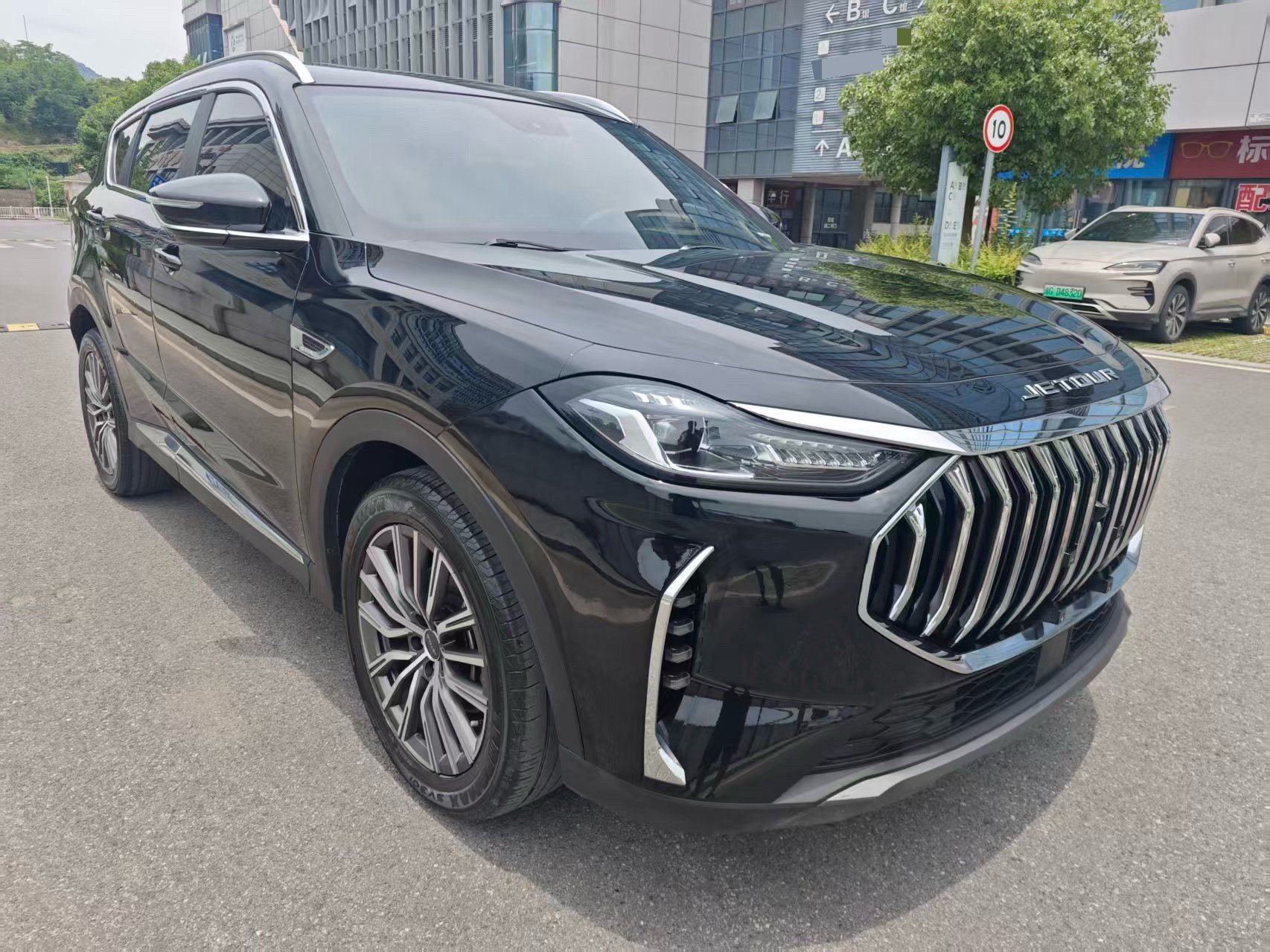 JETOUR 2024 X70 PLUS 1.5T Champion Edition MAX+ 5-Seater