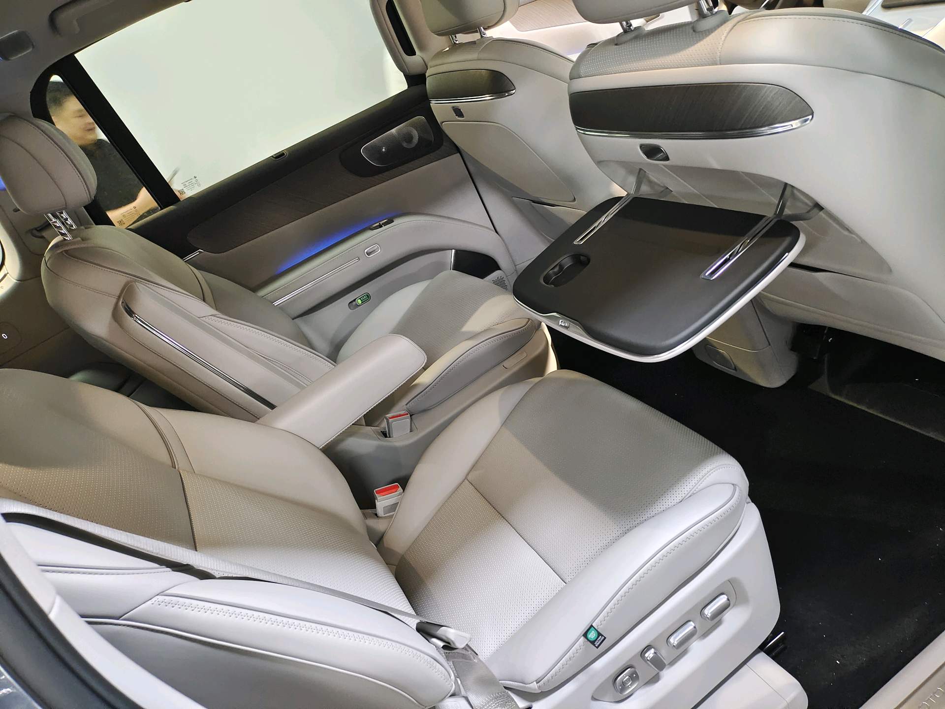 零跑 2026款 D19 500智尊版6座