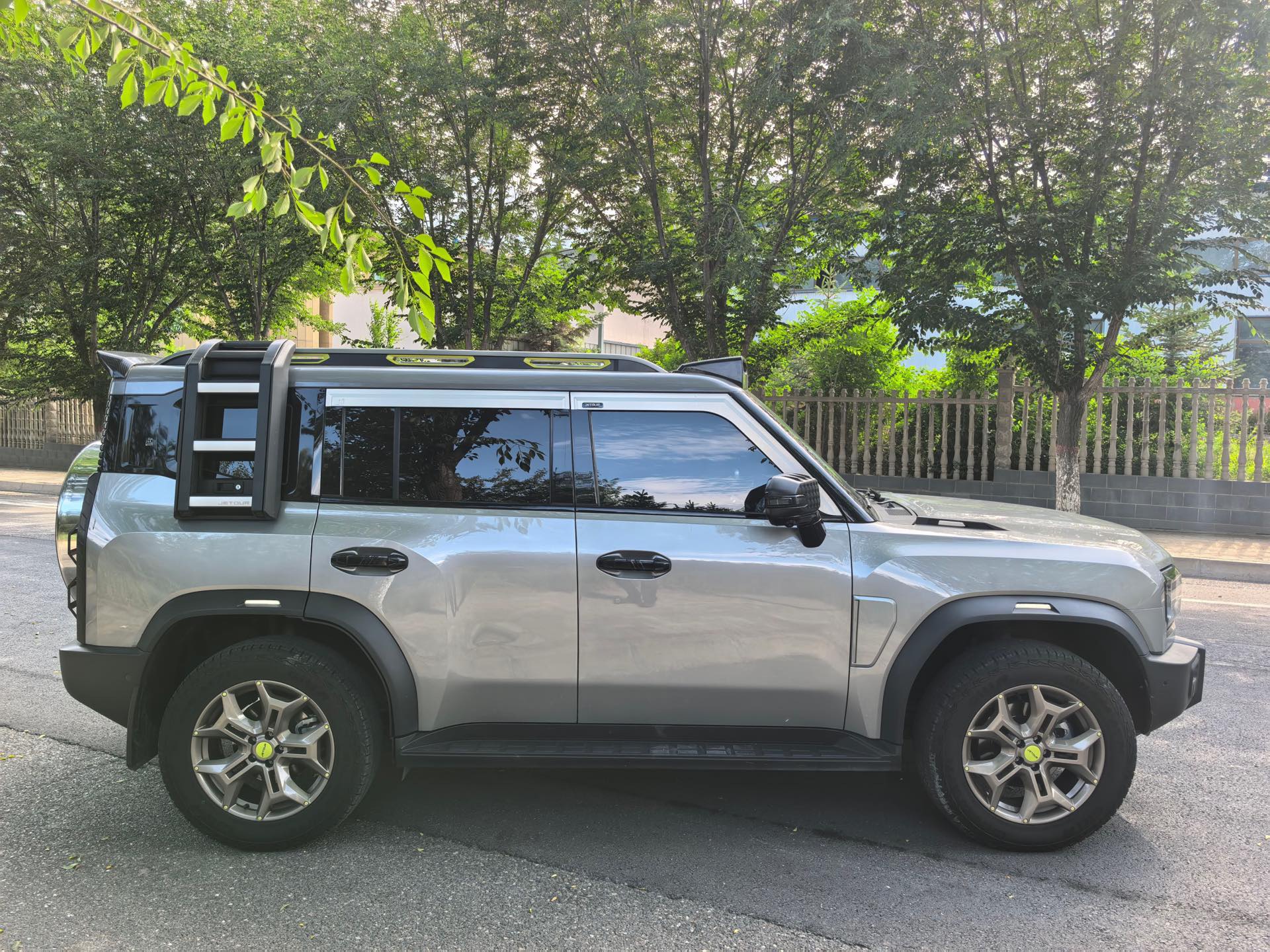 捷途 2023款 旅行者 2.0T 四驱征服PRO