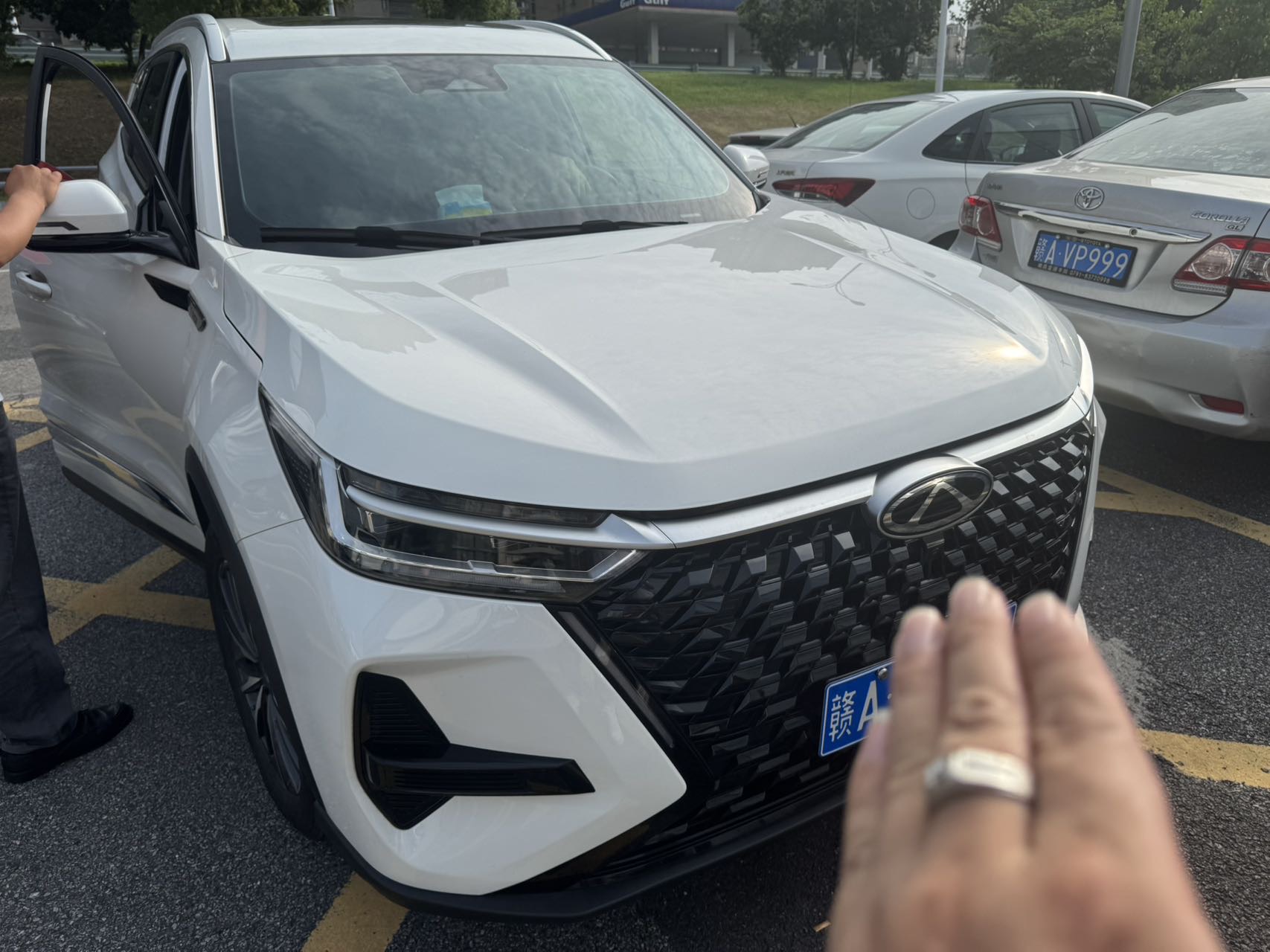 奇瑞 2024款 瑞虎8 PRO 1.6T 290T 冠军版两驱闪耀版5座