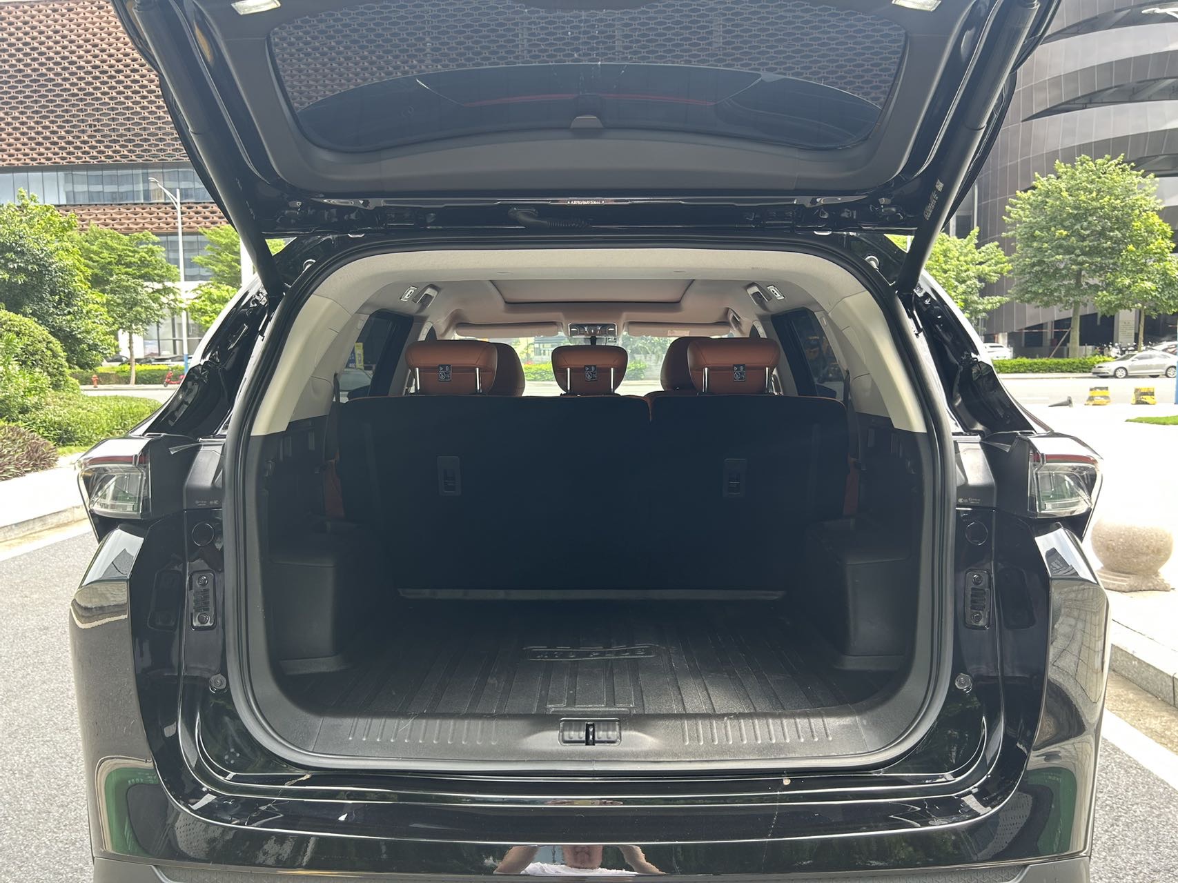 JETOUR 2025 X70 PLUS 1.5T Luxury Surge Edition 5-Seater