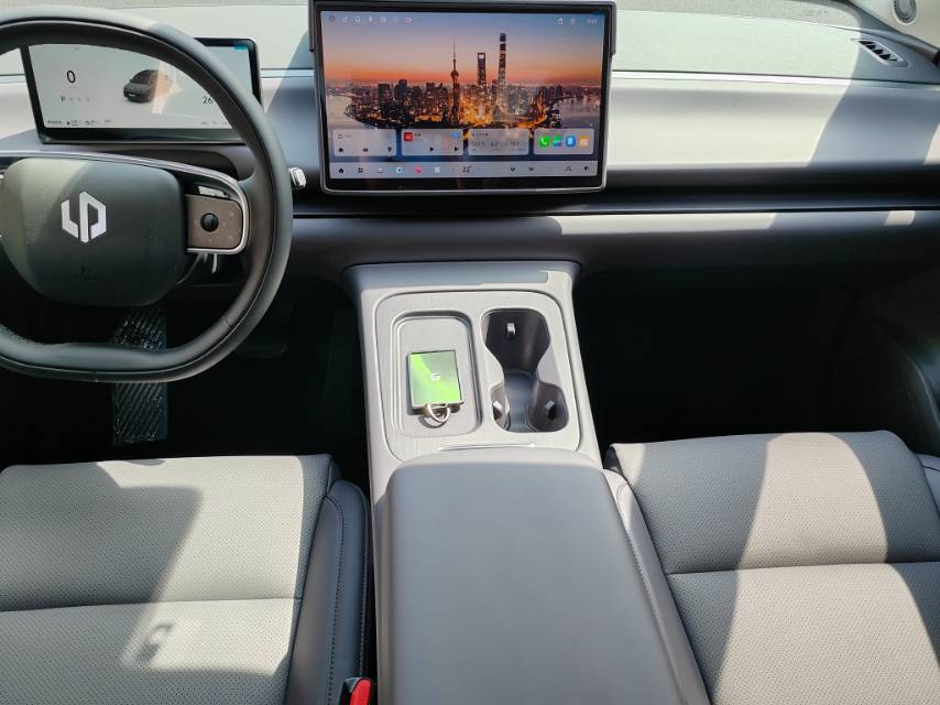 Leapmotor 2024 C16 200 Deluxe Edition