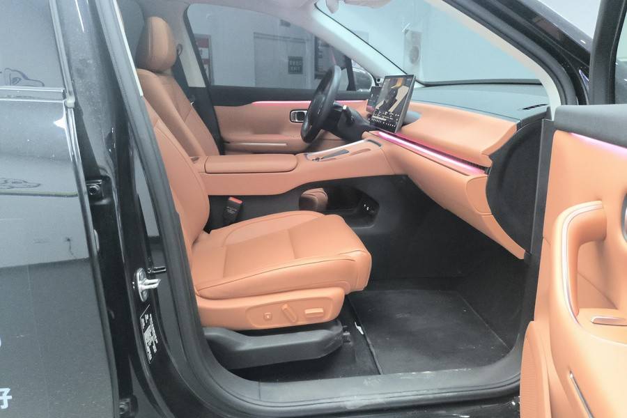 Leapmotor 2026 C16 280 LiDAR Zhizun Edition 6-Seater