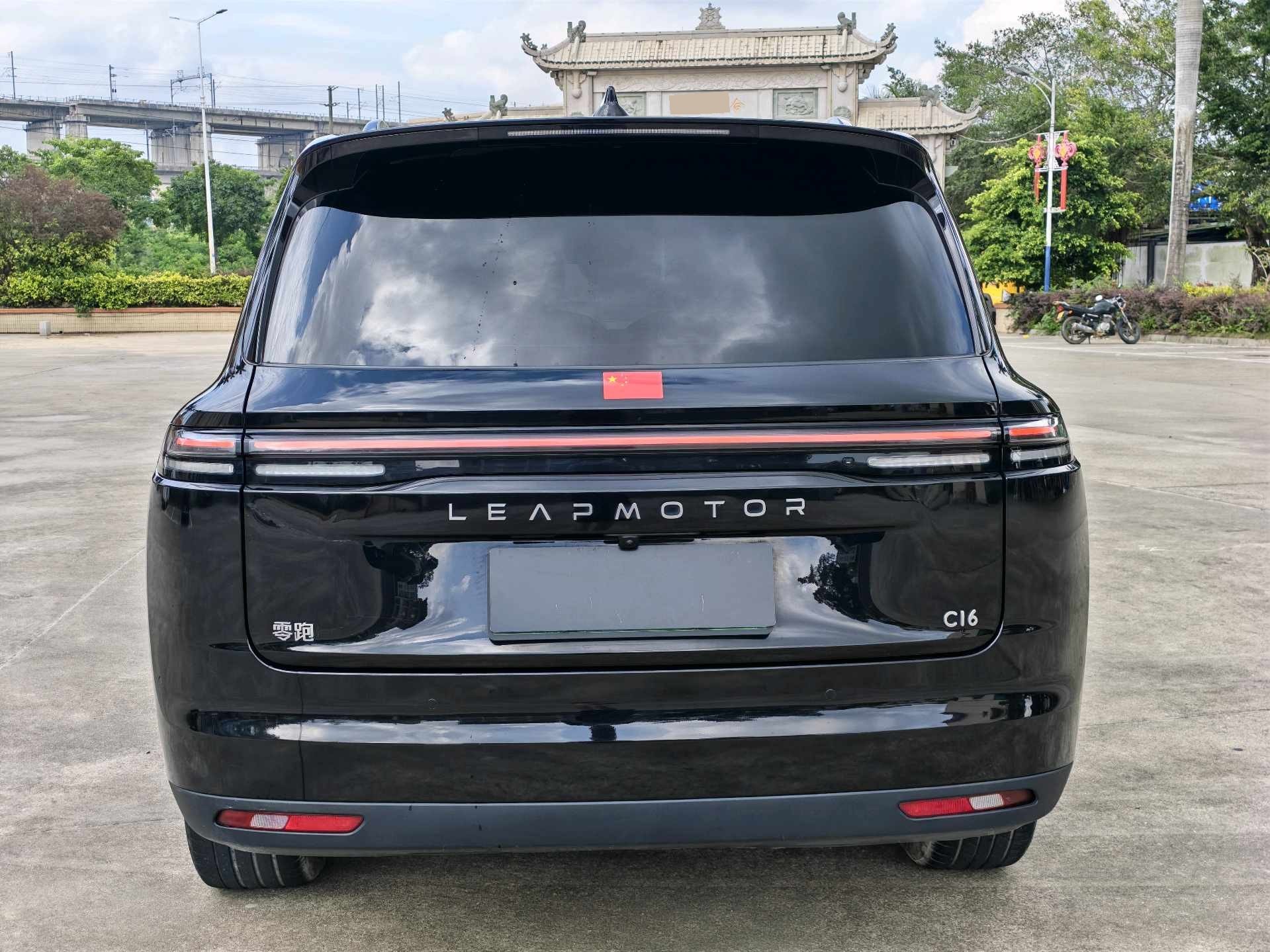 零跑 2024款 C16 200尊享版
