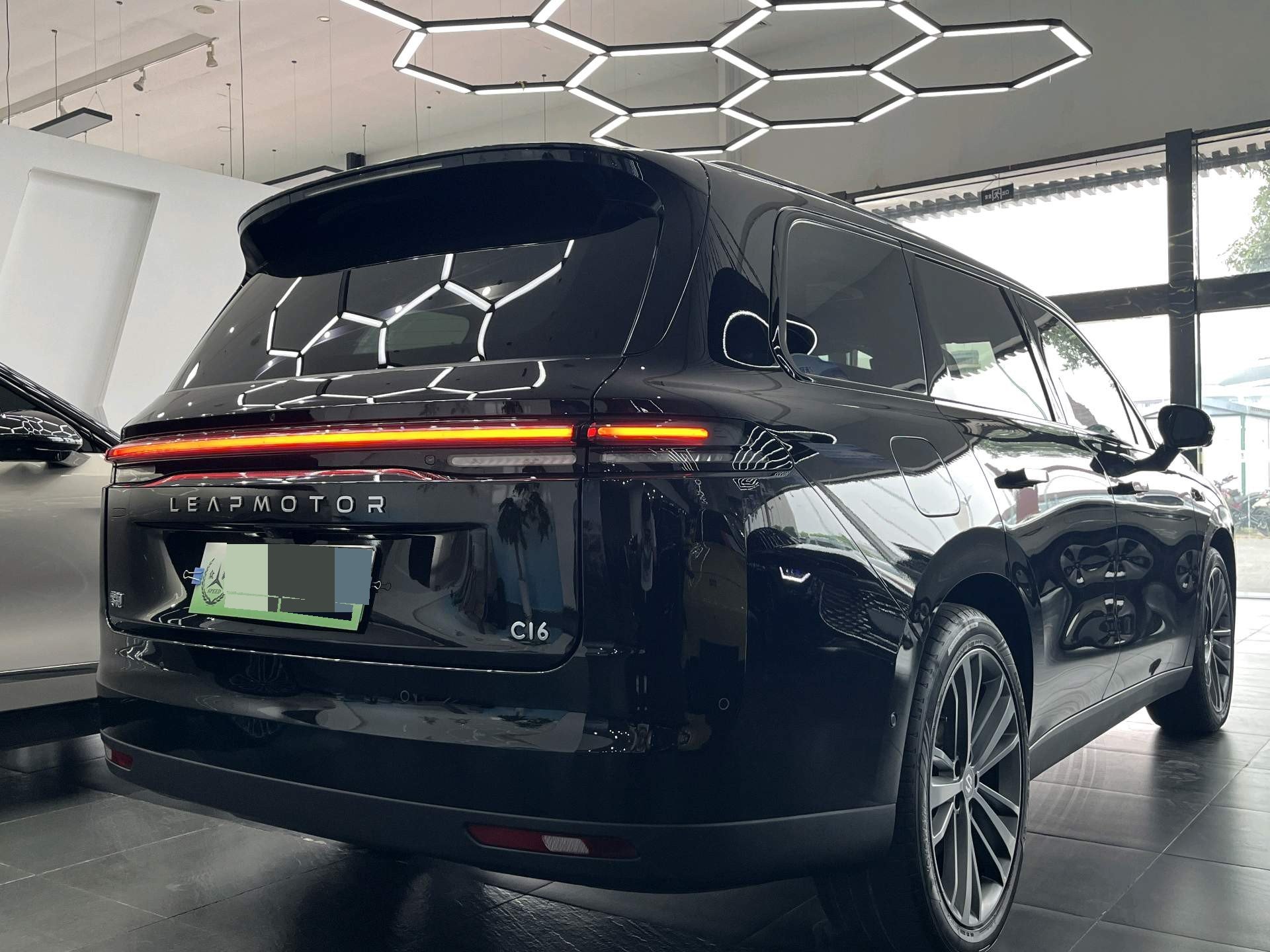 Leapmotor 2026 C16 280 LiDAR Zhizun Edition 6-Seater
