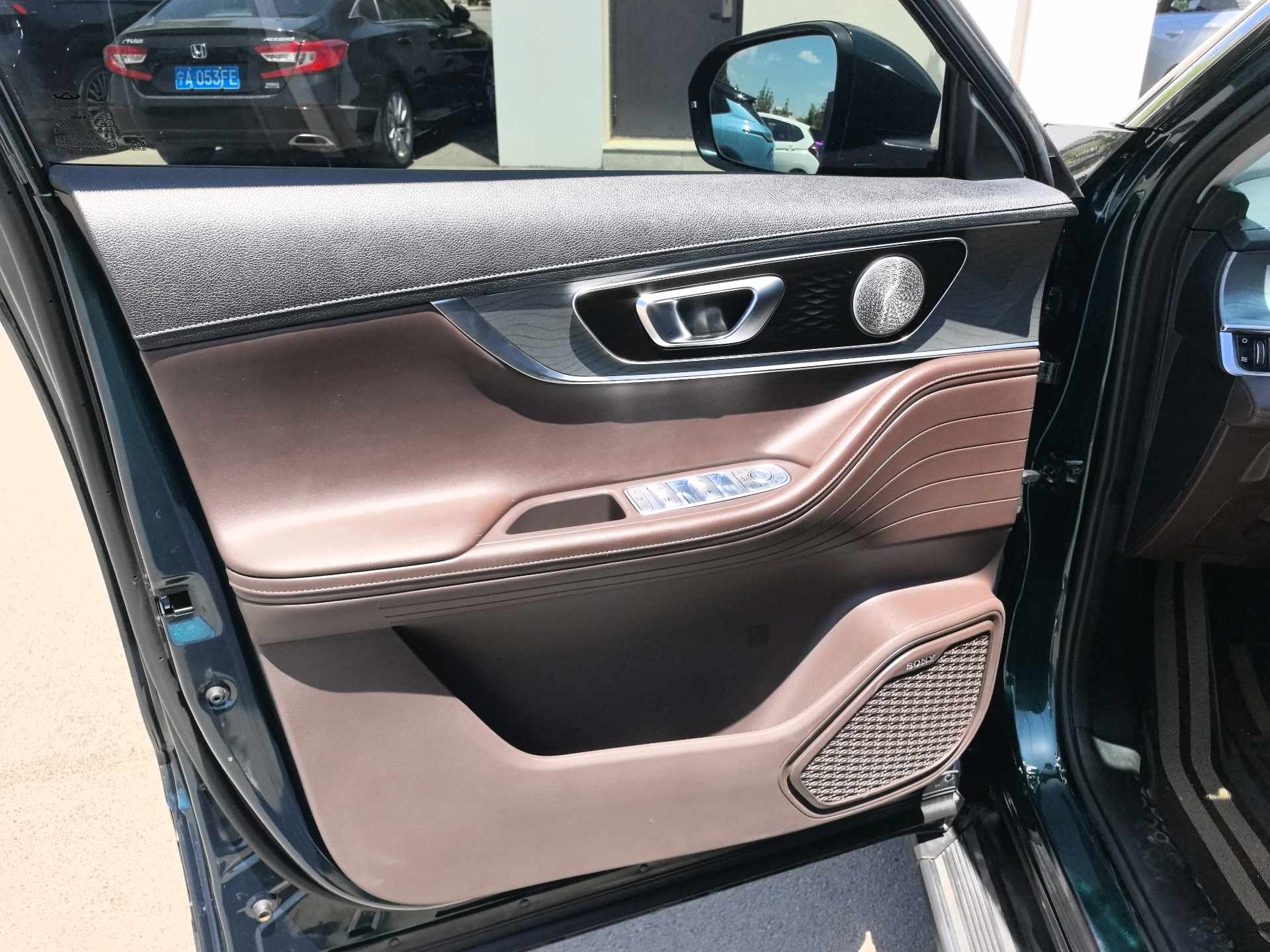 奇瑞 2022款 瑞虎8 PRO 1.6T 290T 两驱浩瀚版5座