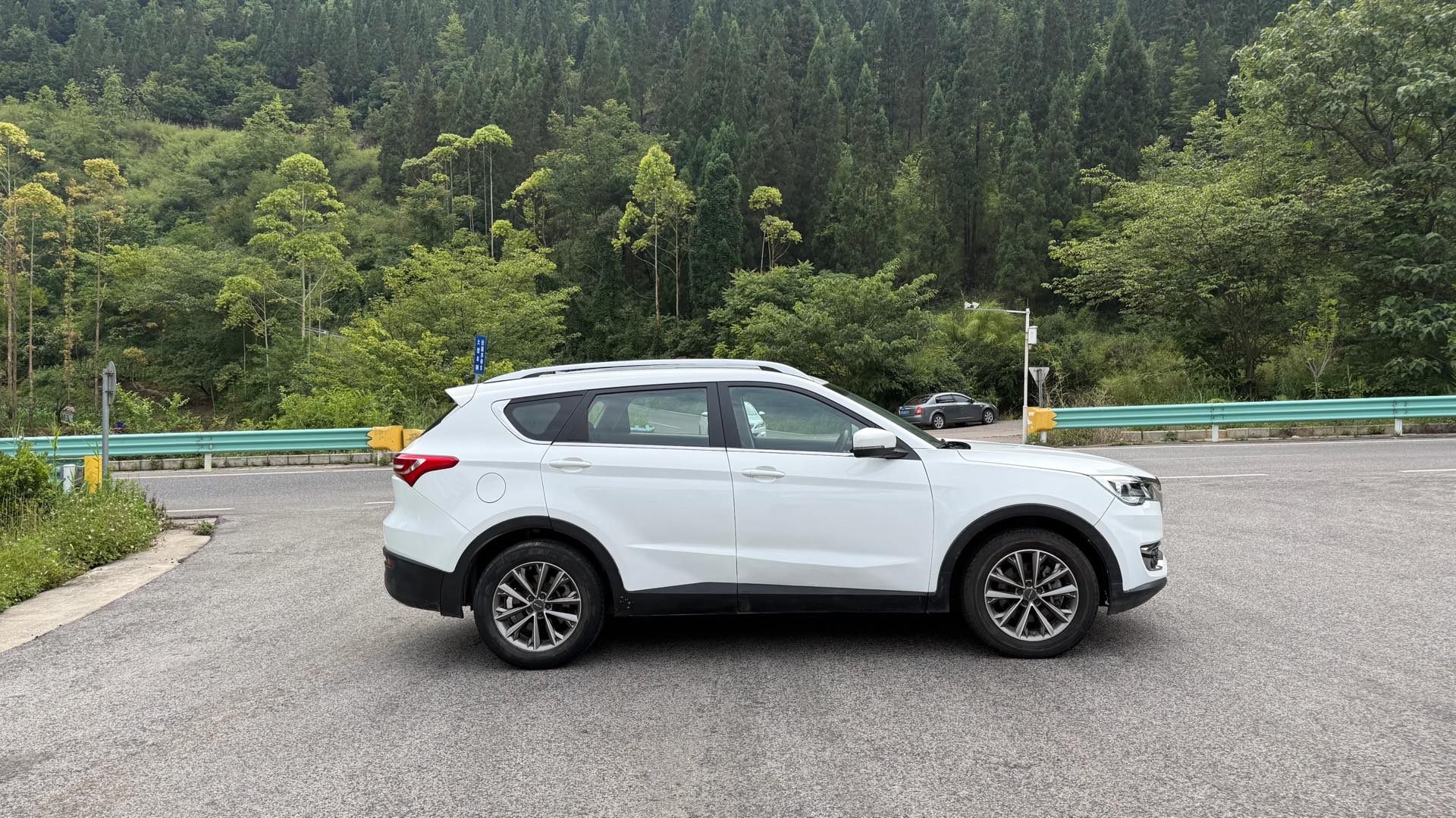 JETOUR 2021 X70 1.5T Special Edition II 7-Seater