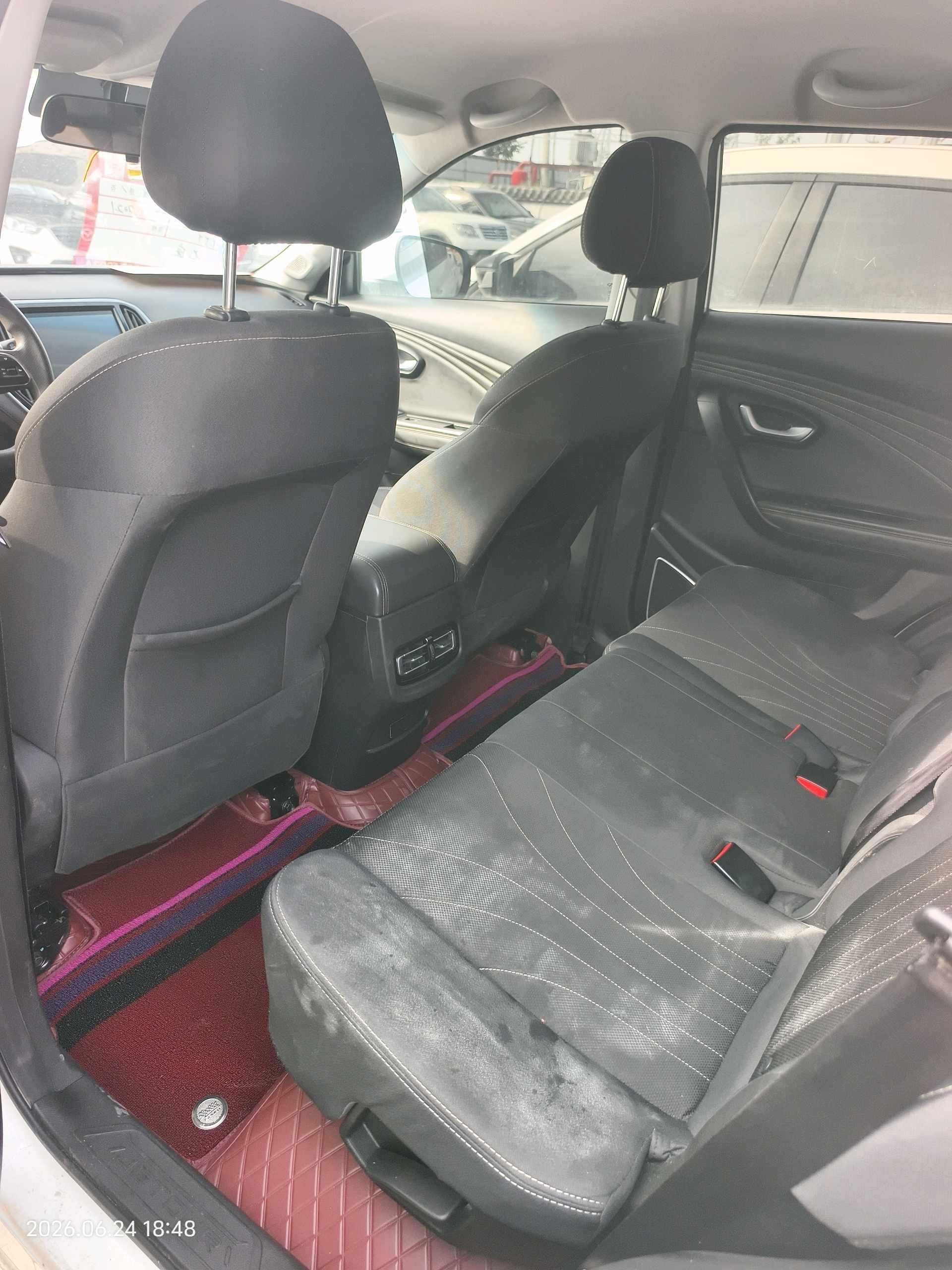 JETOUR 2021 X70M 1.5T Deluxe Partner 6-Seater