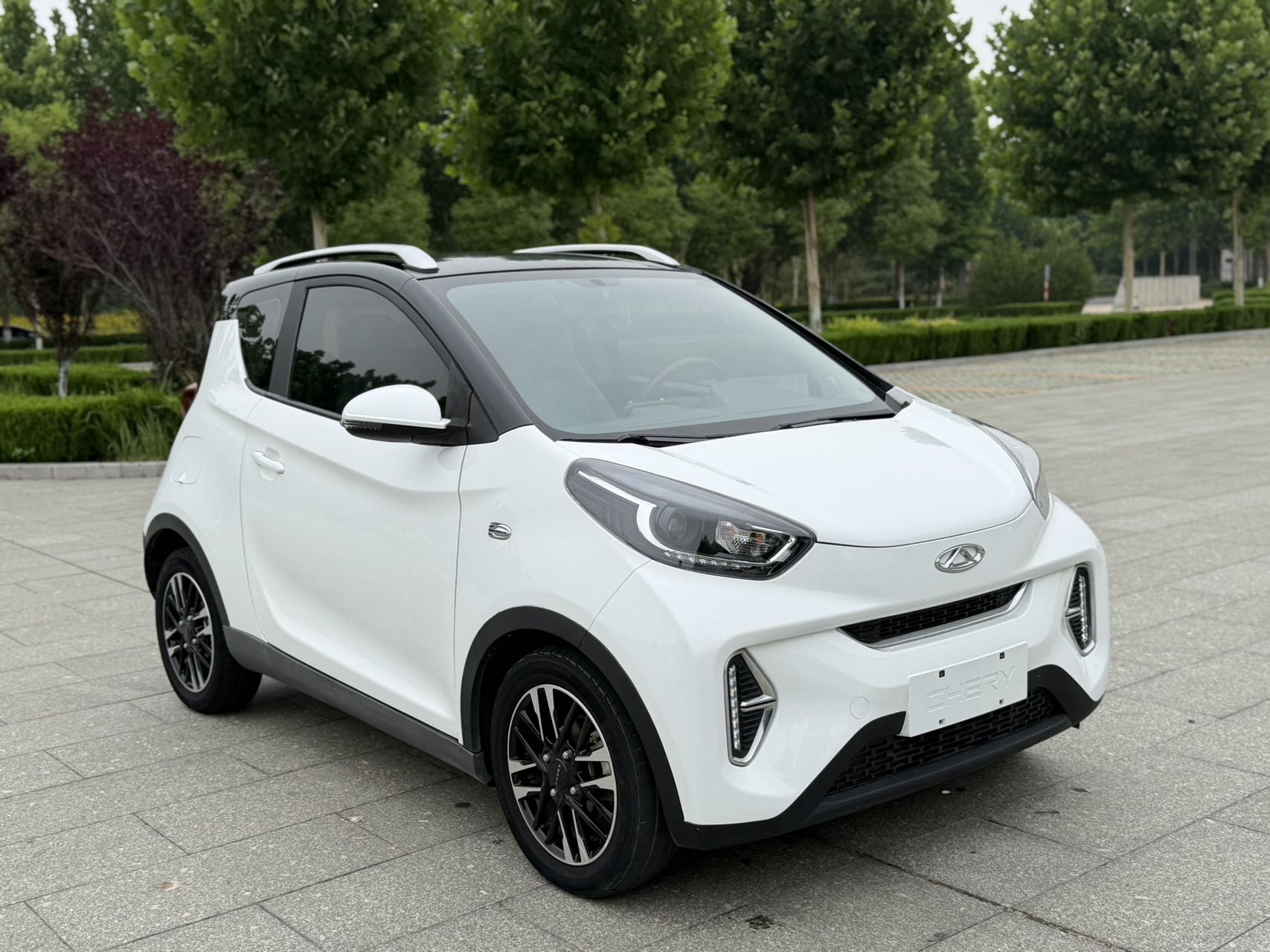 奇瑞 2022款 eQ1 甜粉款 全糖版 磷酸铁锂 30kW 301km(改款)