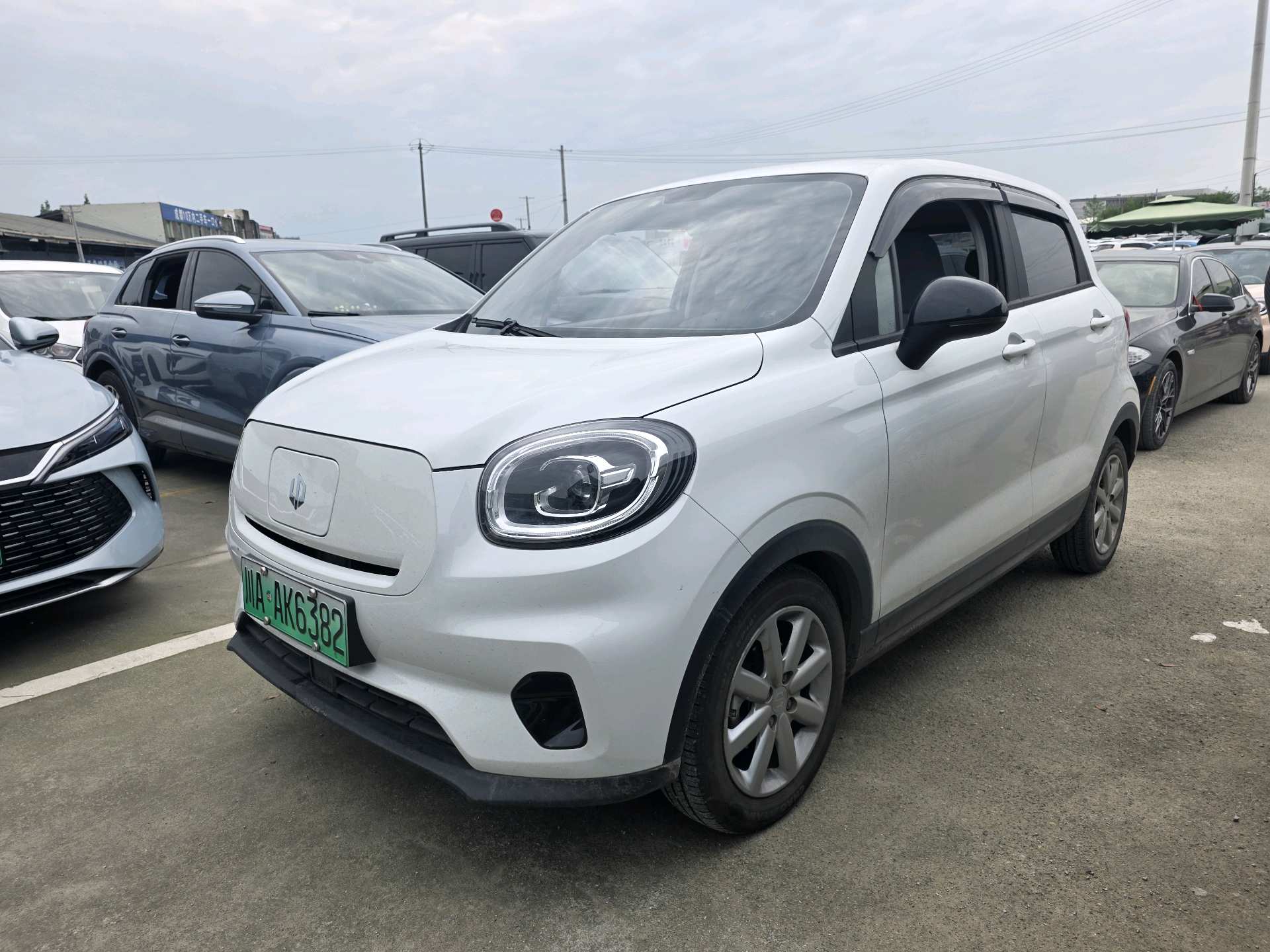 零跑 2022款 T03 珠光版