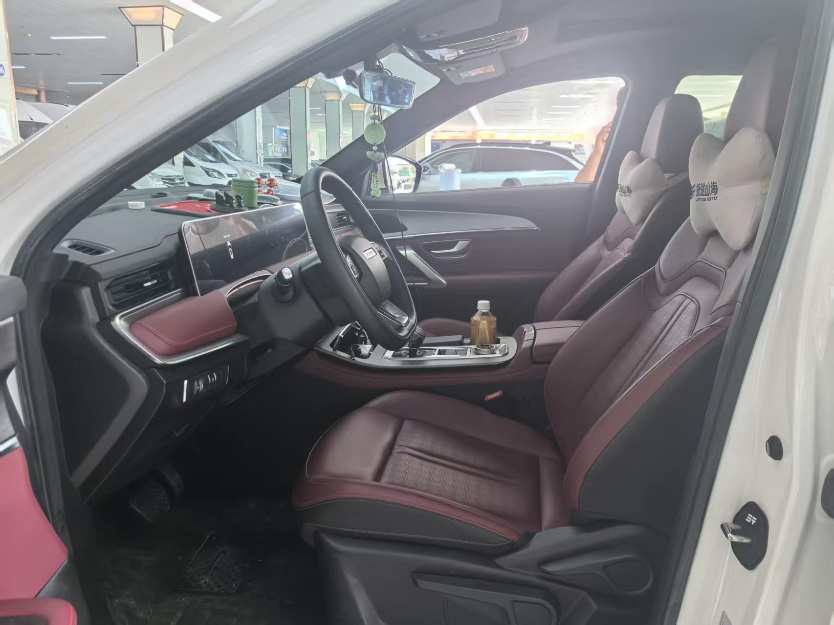 捷途 2025款 X70 PLUS 1.5T 豪华版7座