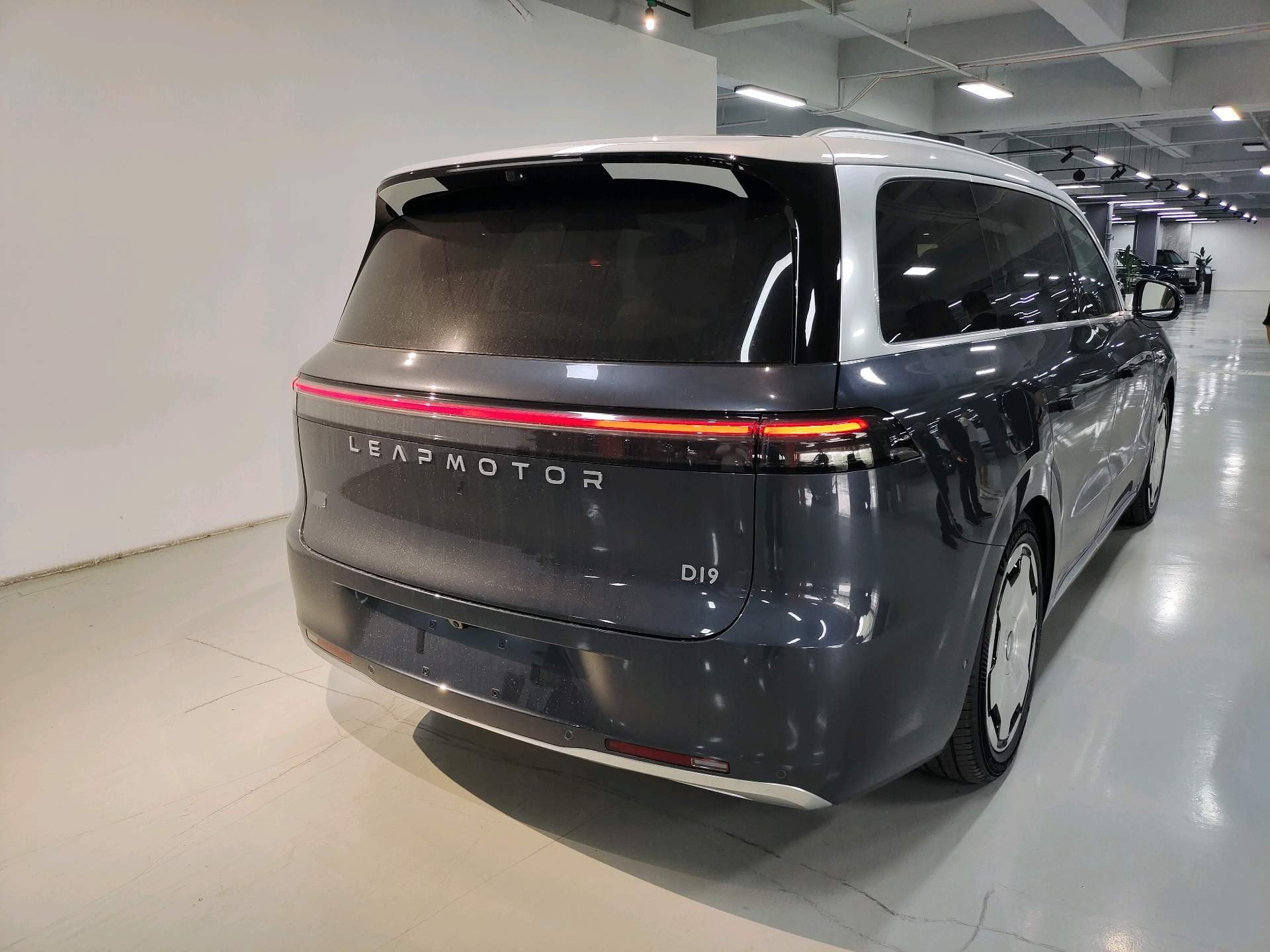 零跑 2026款 D19 500智尊版6座