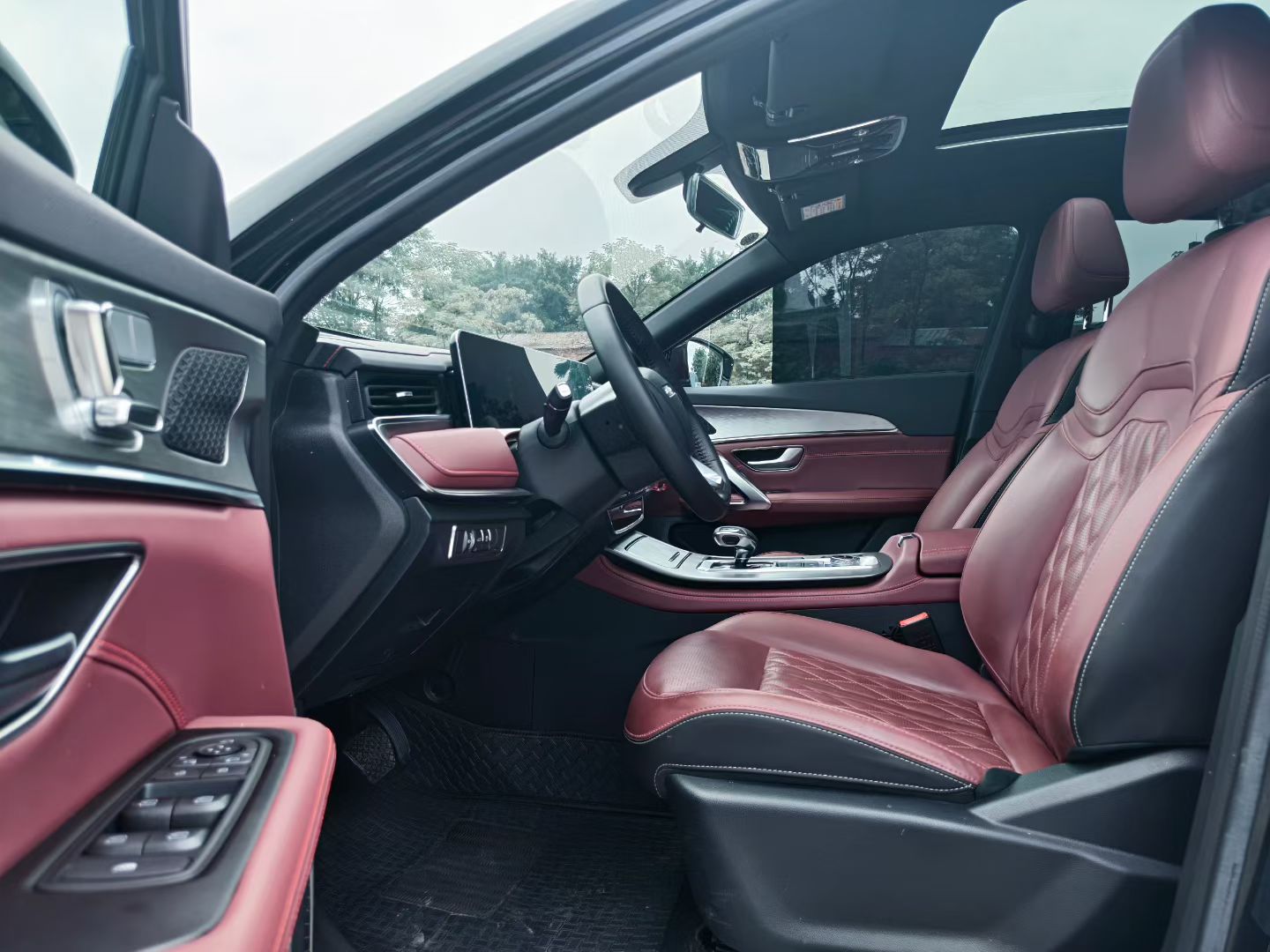 JETOUR 2024 X70 PLUS 1.5T Champion Edition MAX 7-Seater