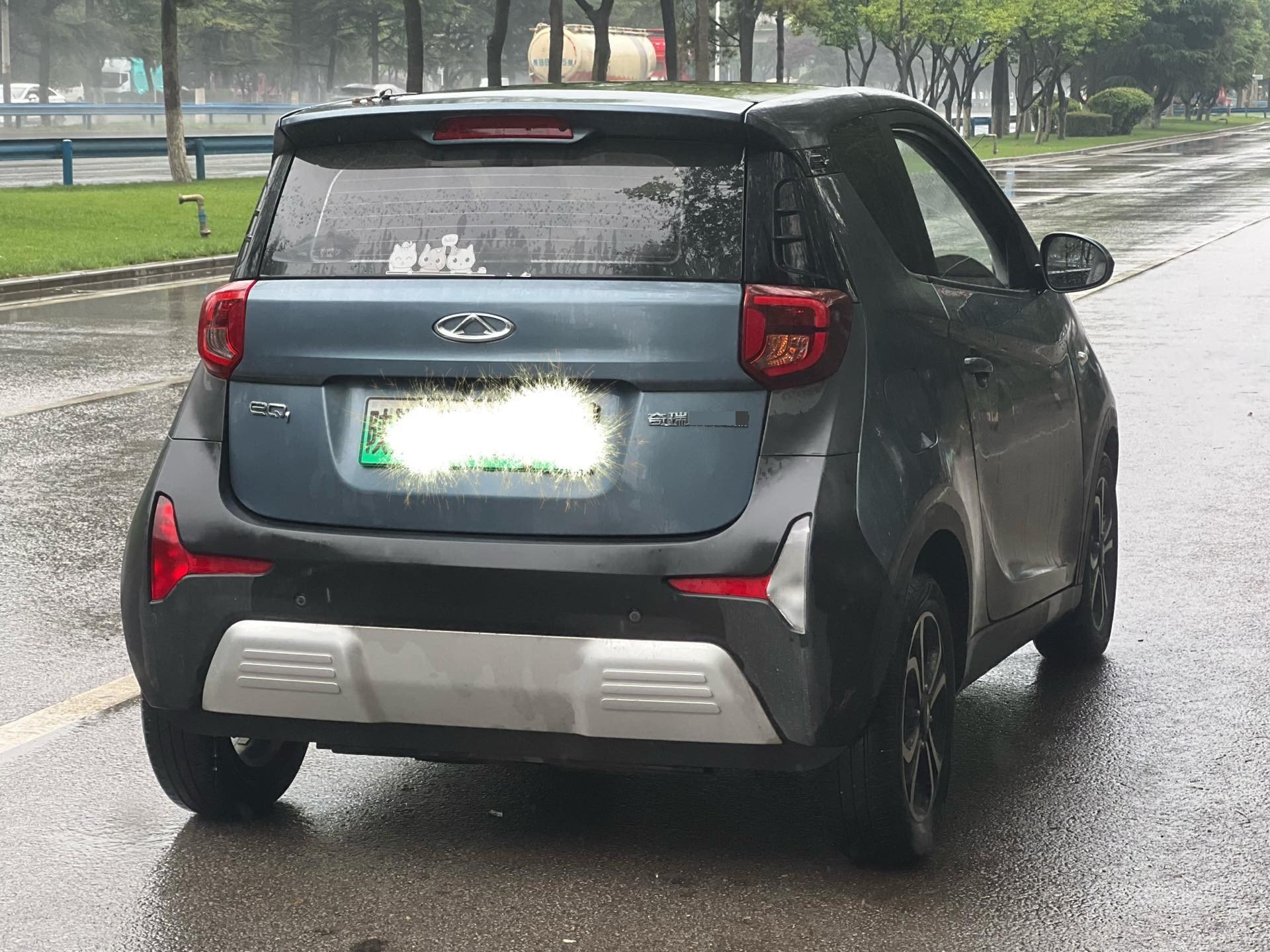 奇瑞 2021款 eQ1 20万蚁粉款 氧气版 三元锂 301km