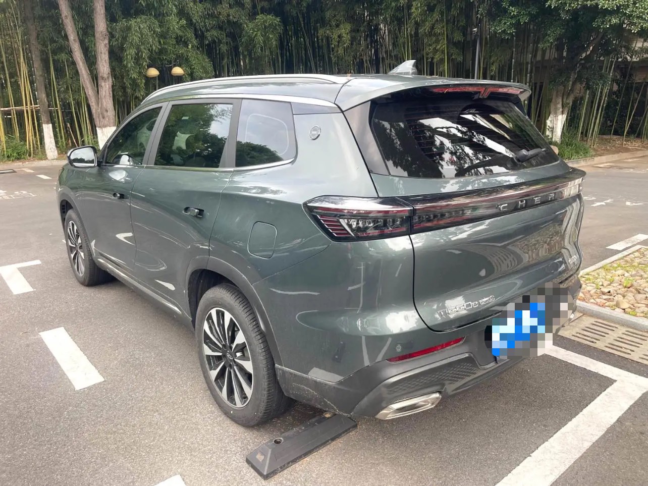 奇瑞 2025款 瑞虎8 PLUS 1.6TGDI 290TGDI 尊贵型