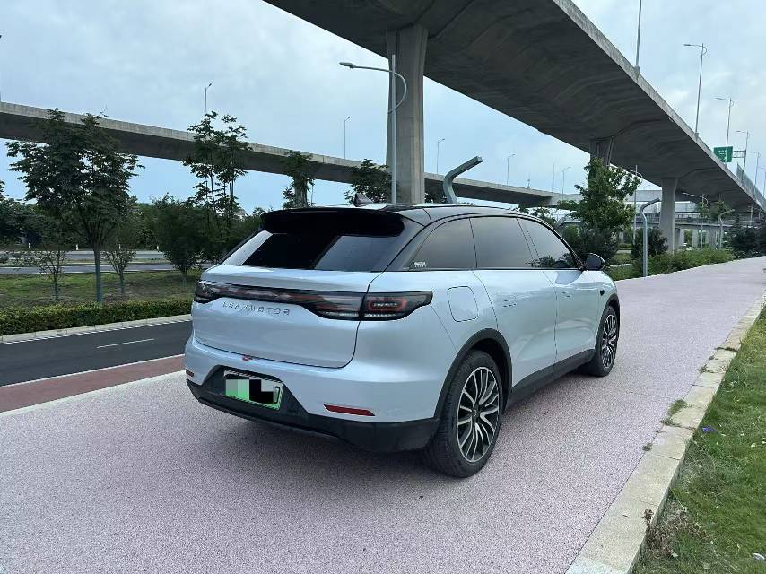 零跑 2023款 C11 180 舒享版