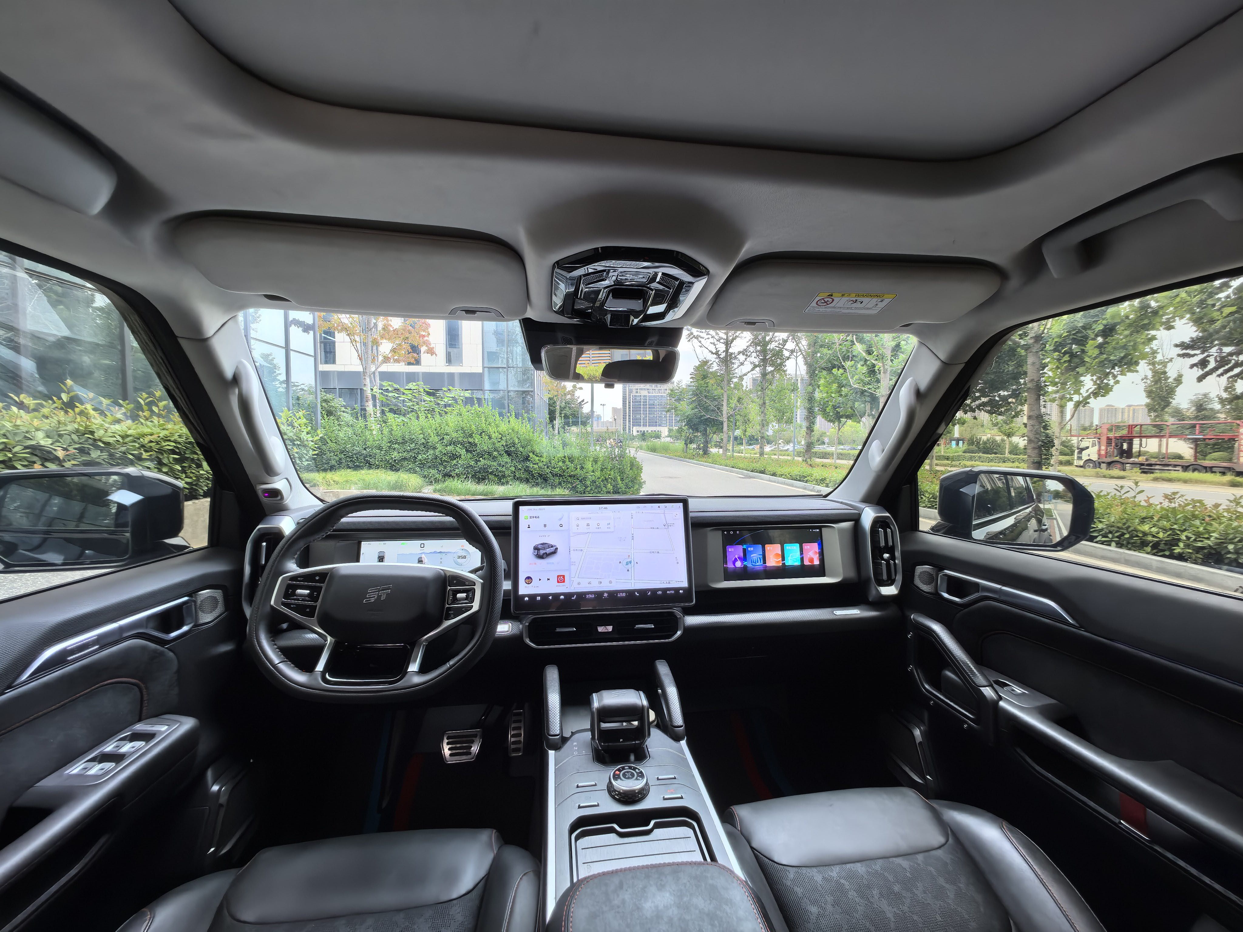 JETOUR 2024 Traveler 2.0T 4WD Cross PRO Entertainment Edition