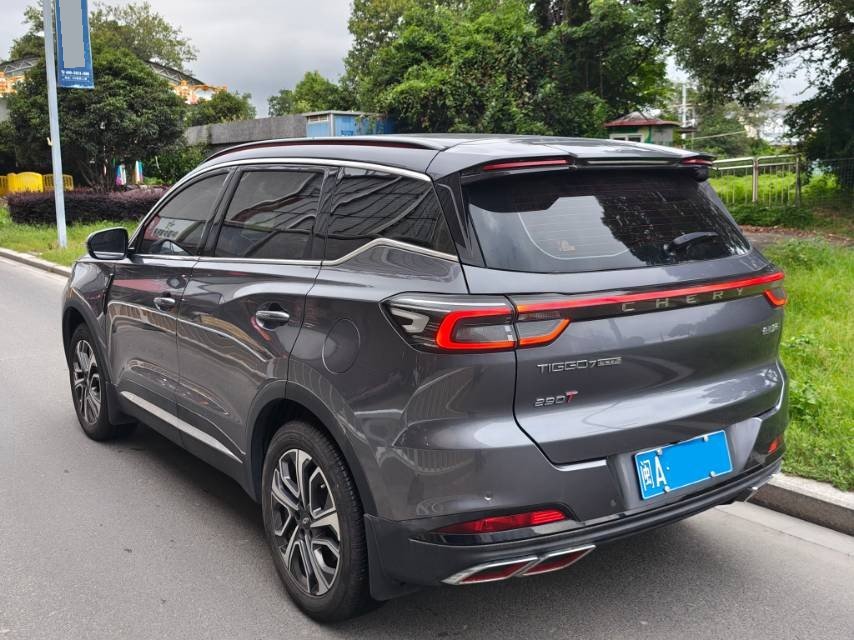 奇瑞 2023款 瑞虎7 PLUS 1.6TGDI 尊贵型