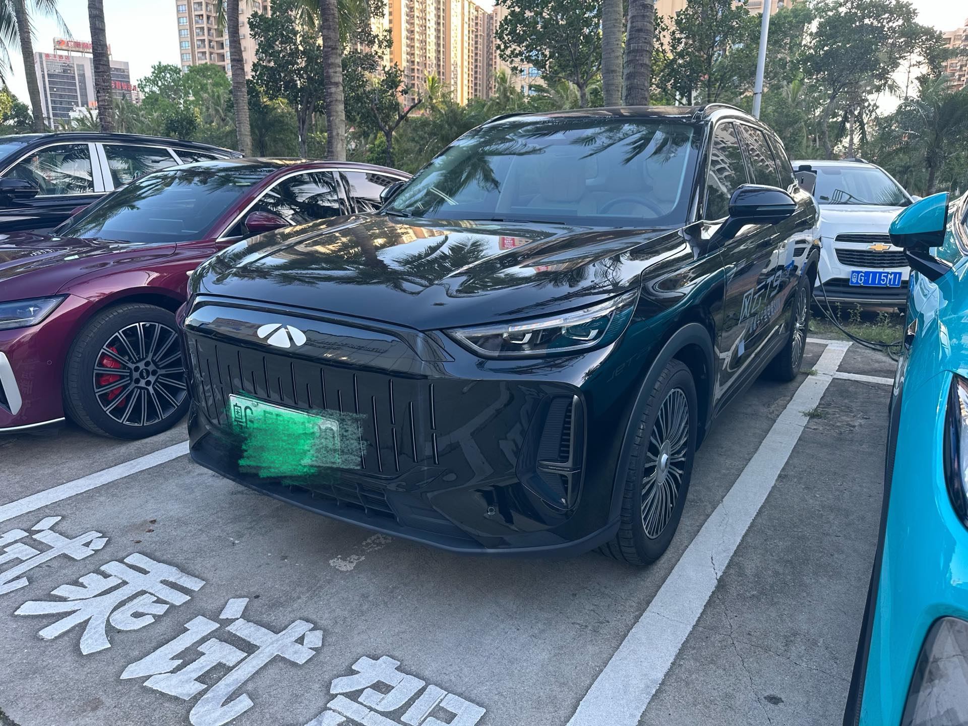 奇瑞 2024款 风云T9 C-DM 1.5T 120 长续航版旗舰型7座
