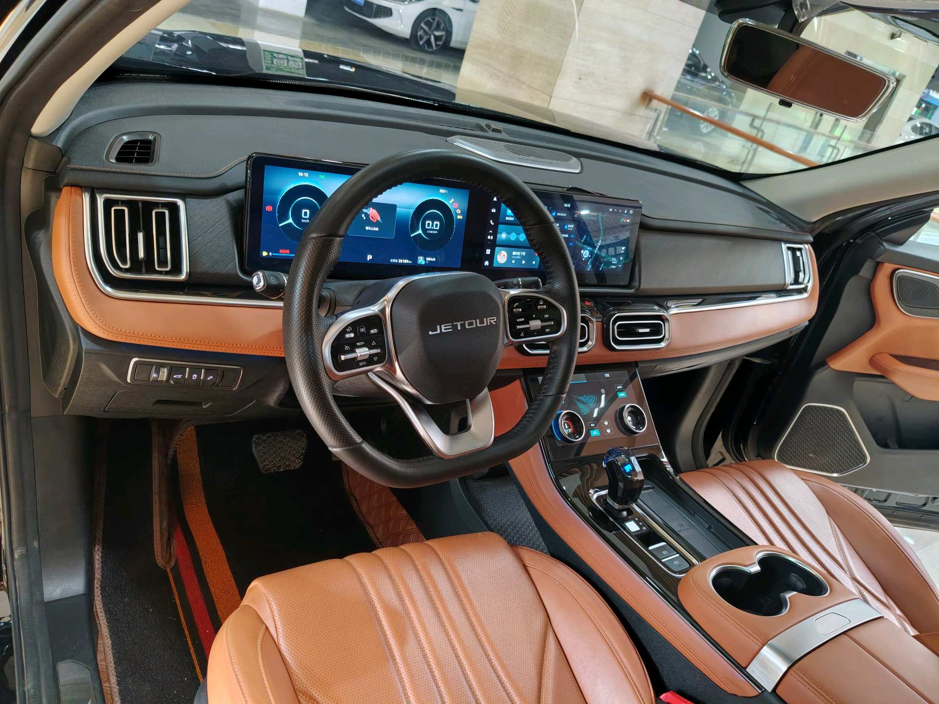 捷途 2025款 X70 PLUS 1.5T 豪华版7座
