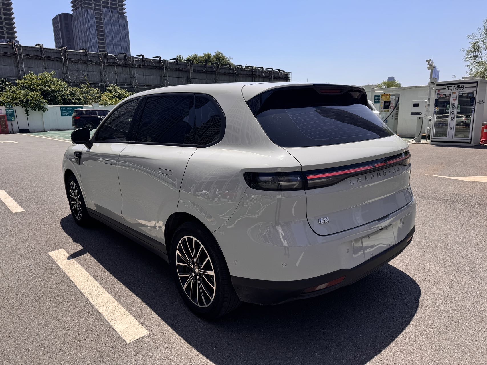 零跑 2025款 B10 510悦享智驾版