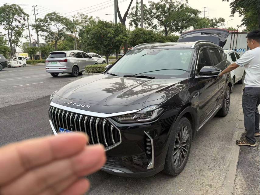 捷途 2023款 X70 PLUS 1.6T 强者PRO5座