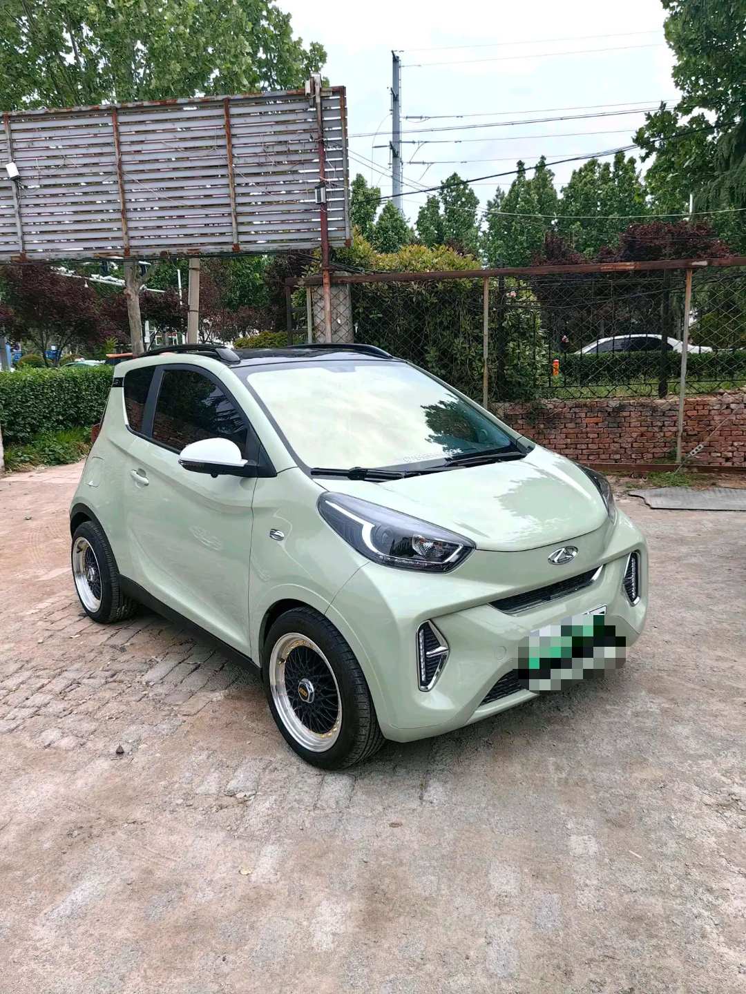 奇瑞 2022款 eQ1 甜粉款 全糖版 磷酸铁锂 29.2kWh 30kW 301km