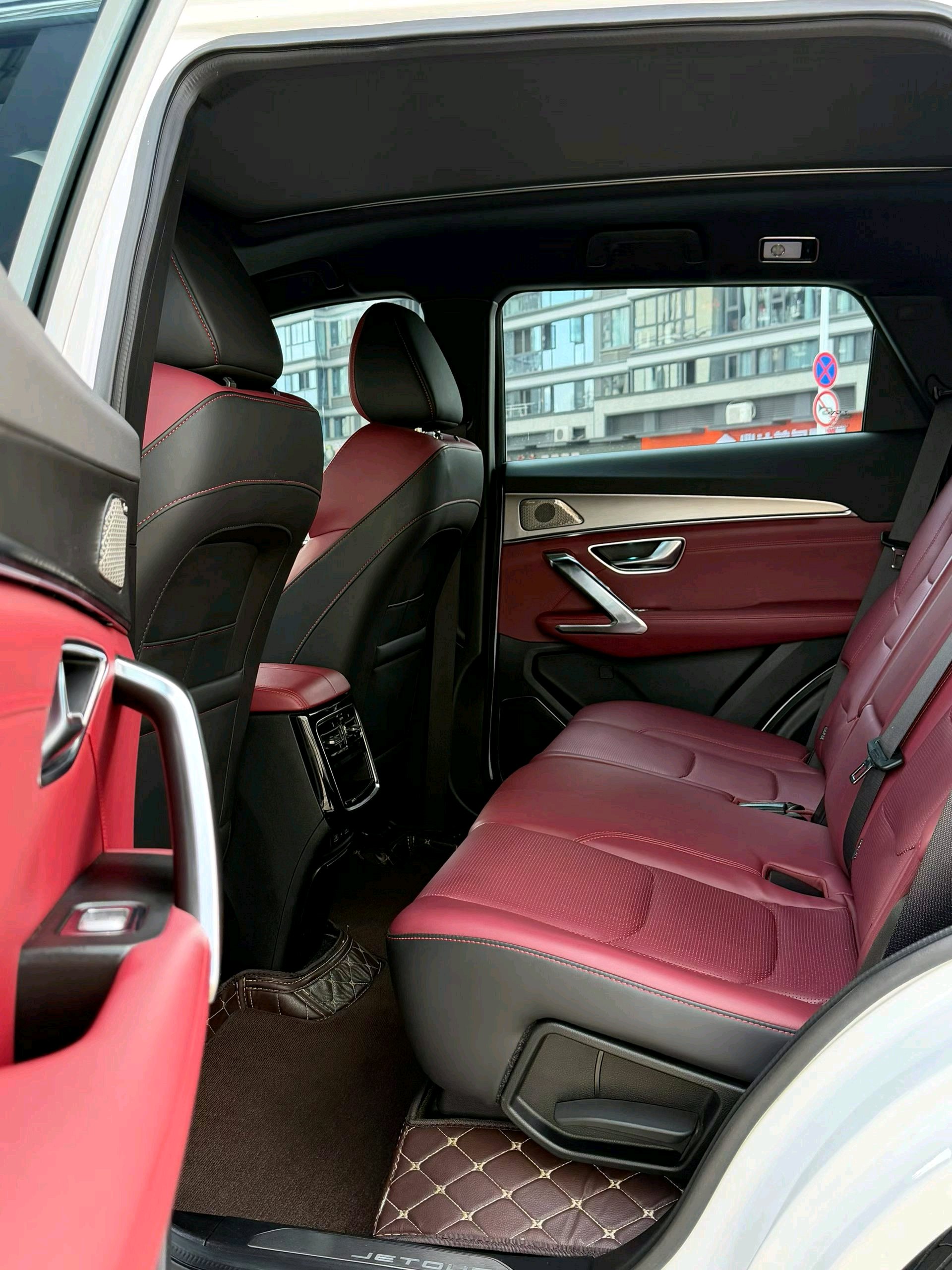 JETOUR 2021 X70 PLUS 1.6T Di PRO 7-Seater