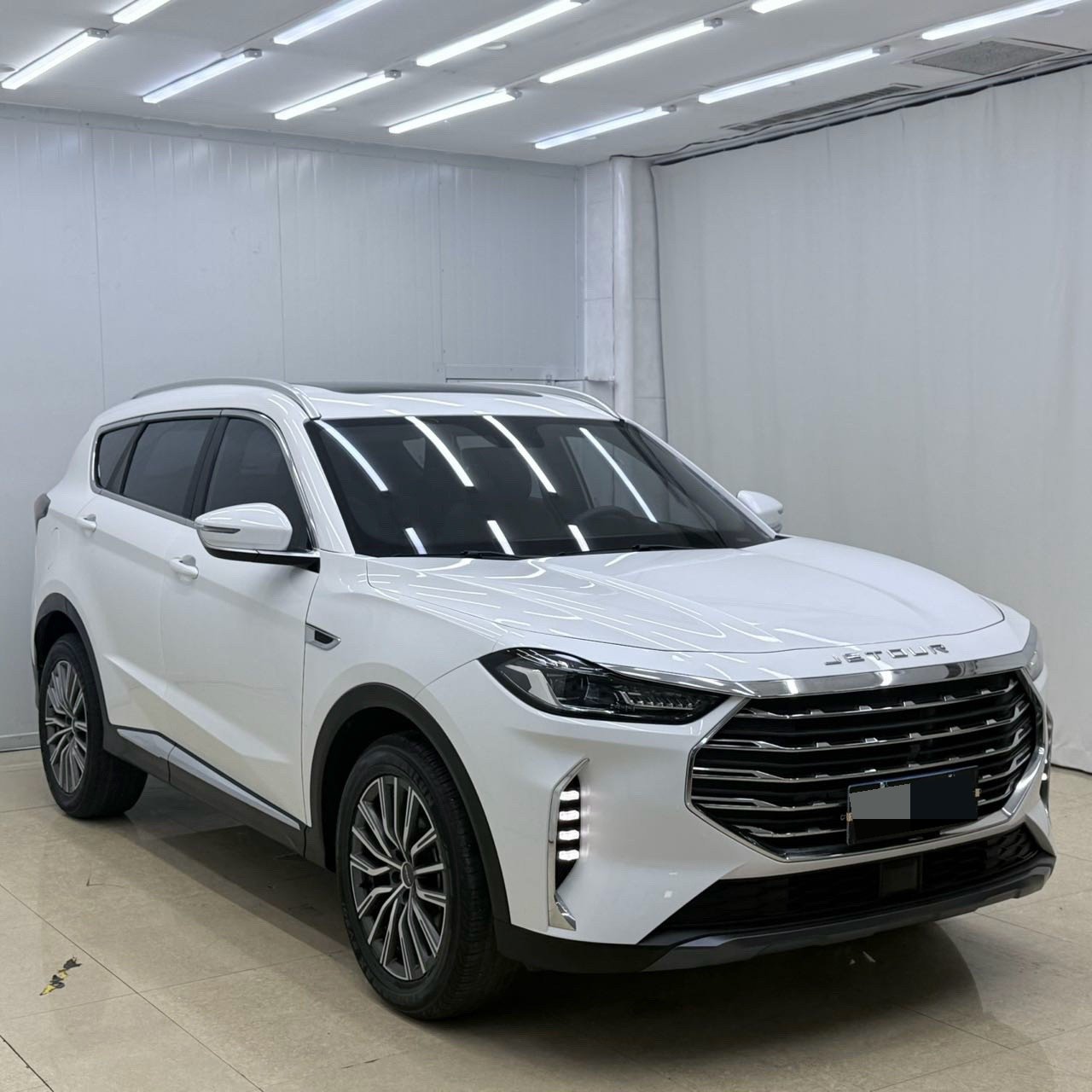 捷途 2023款 X70 PLUS 1.5T 自强PRO5座