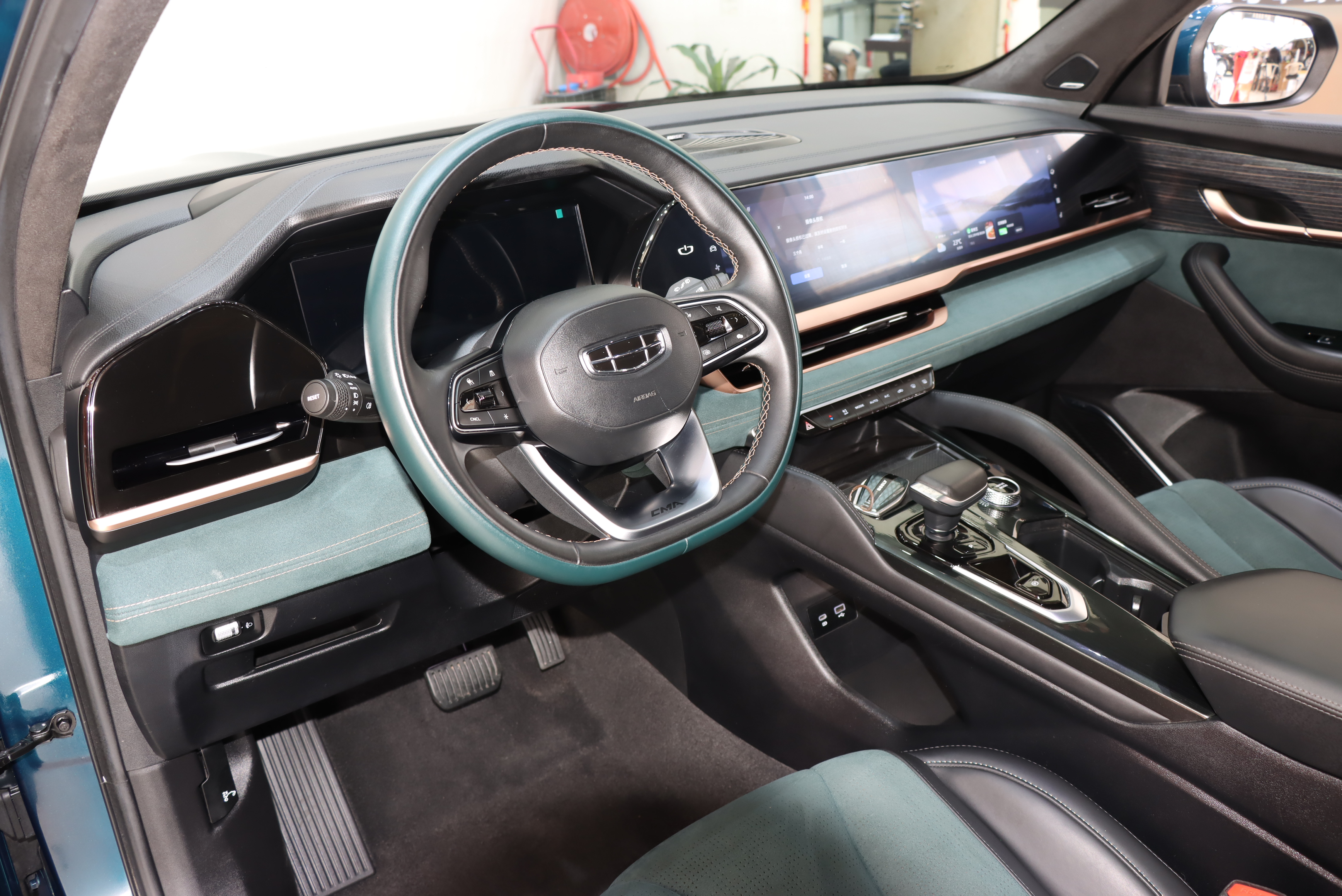 Geely 2021 Xingyue L 2.0TD EVO two-wheel drive flagship