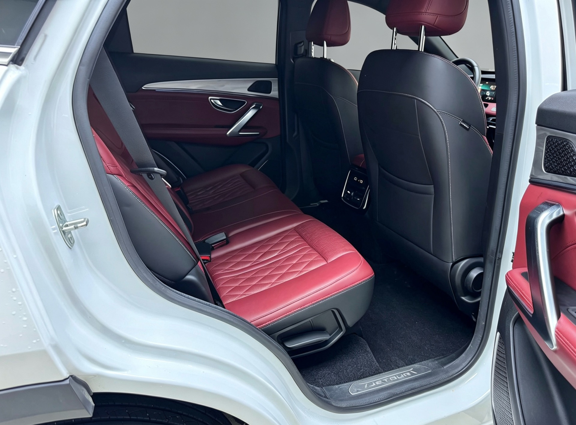 JETOUR 2023 X70 PLUS 1.5T Yongzhe PLUS 5-Seater