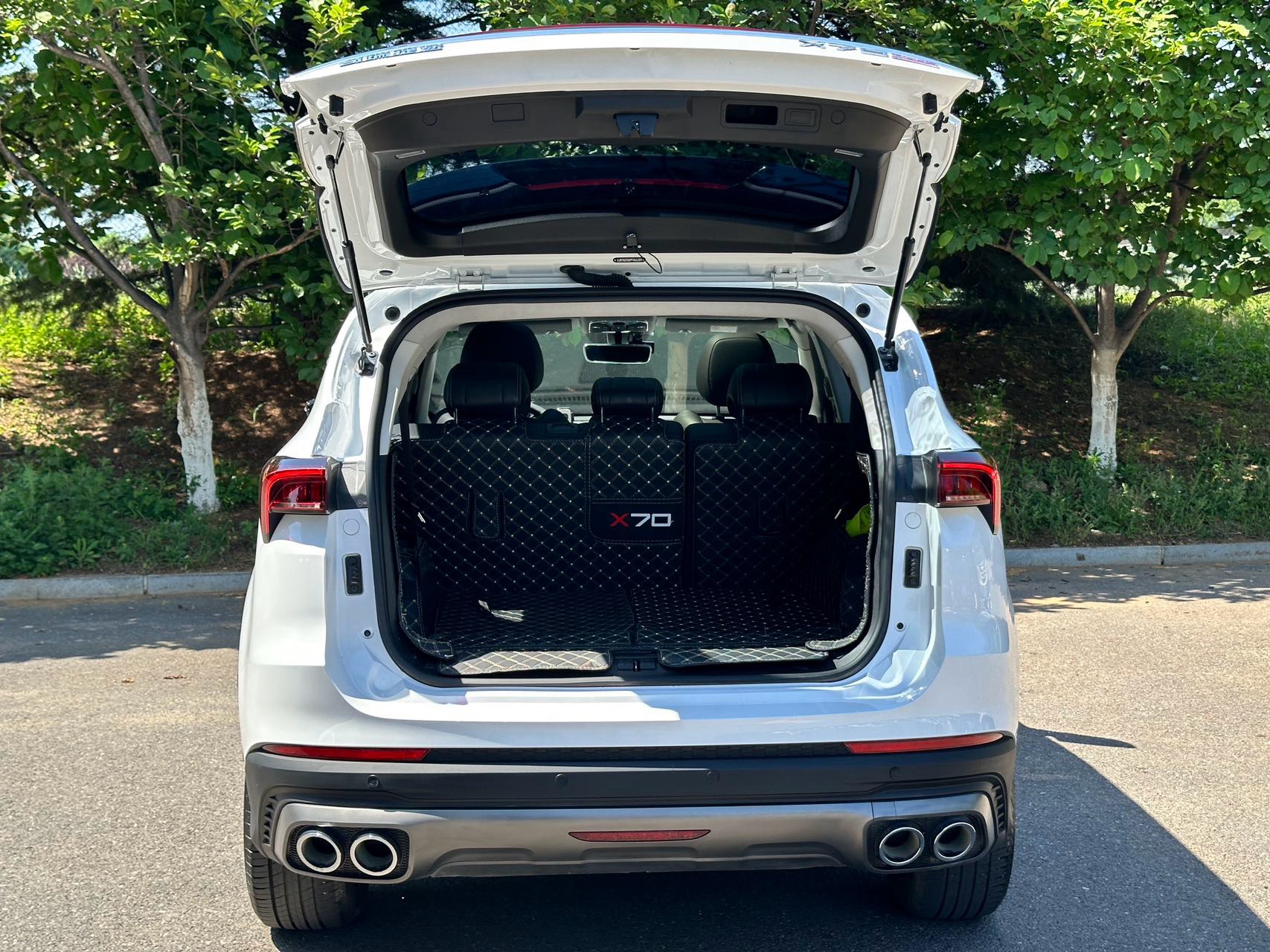 捷途 2023款 X70 PLUS 1.5T 自强PRO+7座