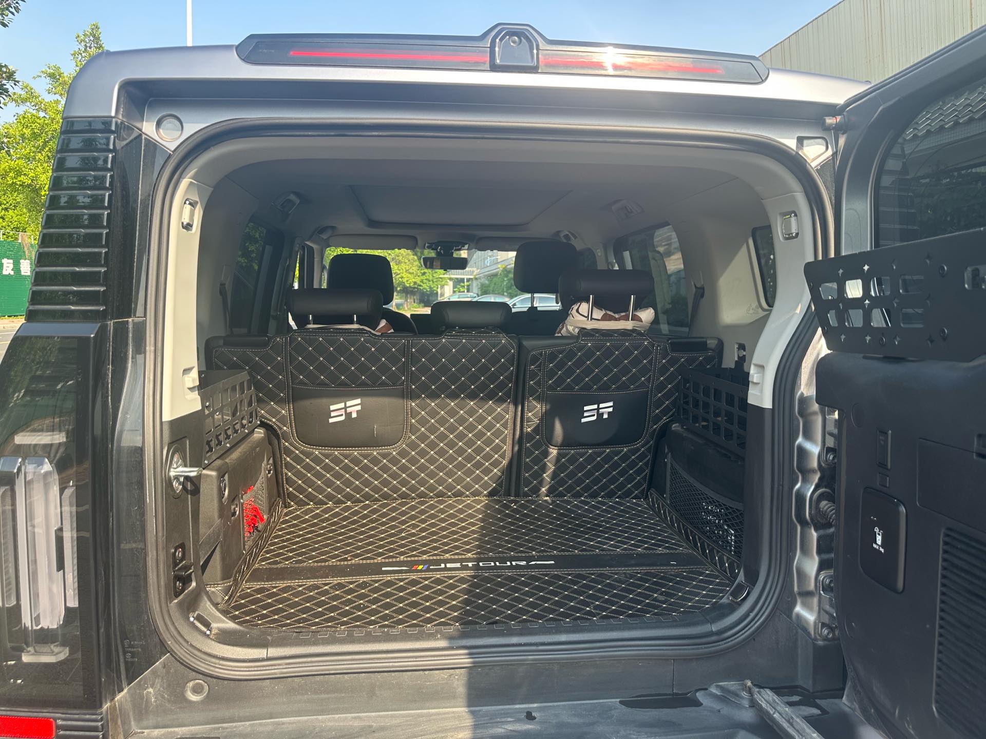 JETOUR 2023 Traveler 1.5T 2WD Discovery PRO