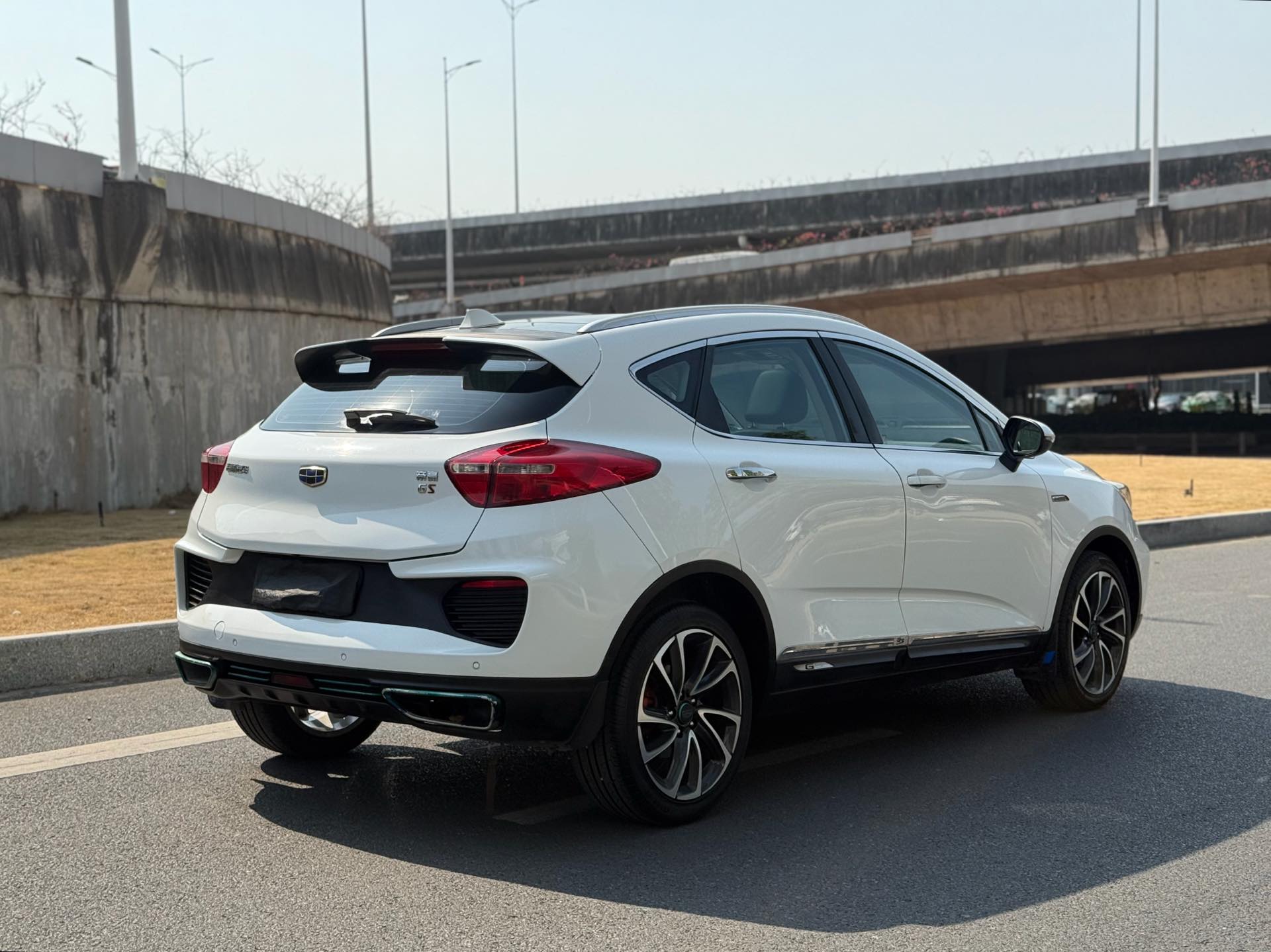Geely 2018 Emgrand GS 1.4T Leading Trend Edition Zenshang Zhilian Type