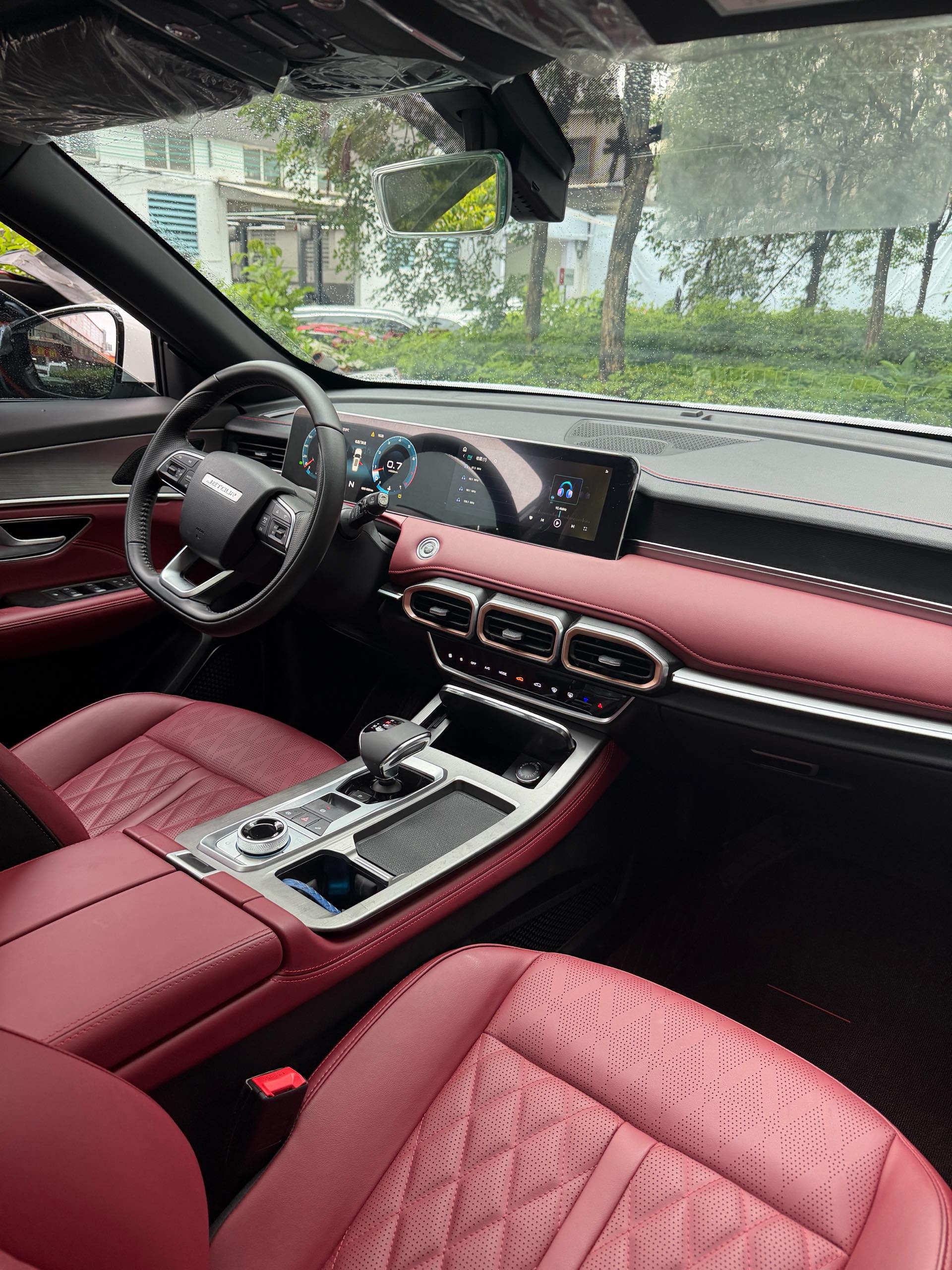 JETOUR 2025 X70 PLUS 1.5T Champion Edition MAX 7-Seater