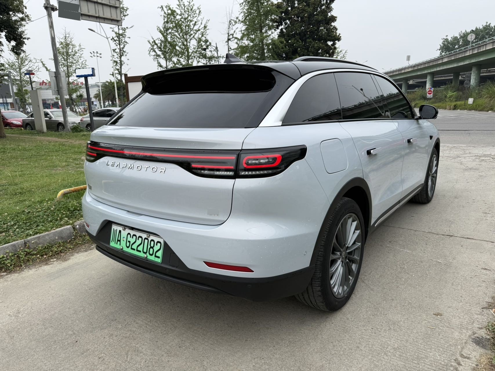 零跑 2024款 C11 300 尊享版