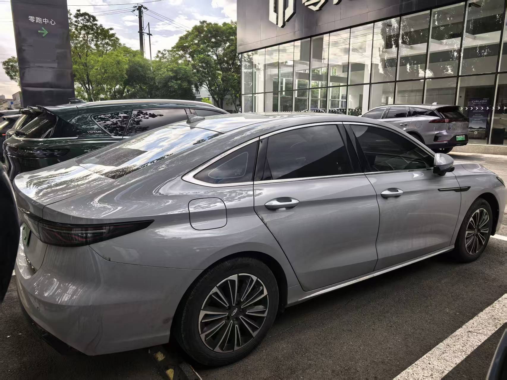 奇瑞 2025款 风云A8L 1.5TGDI 145km 舒适型
