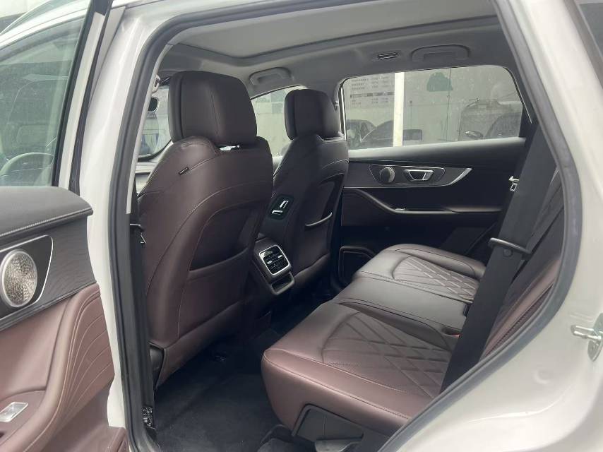 Chery 2025 Tiggo 8 PRO 1.6T 290T 2WD Premium Edition
