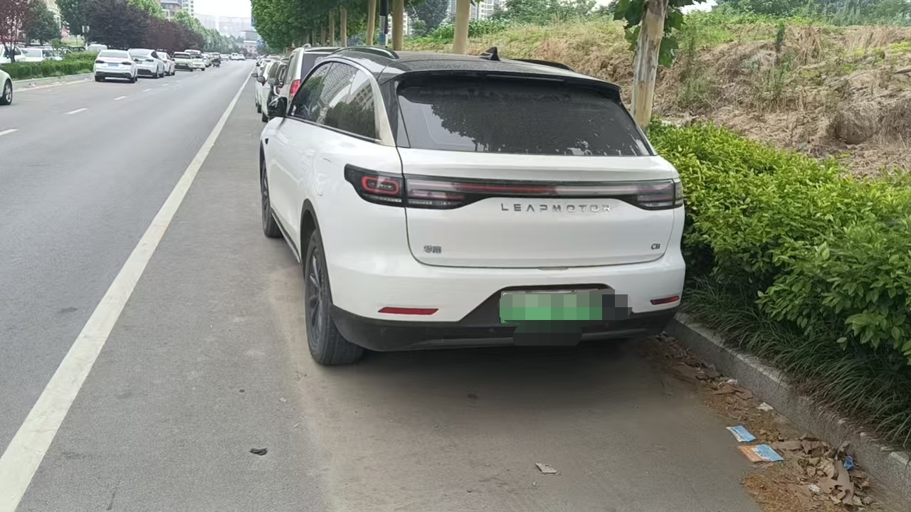 零跑 2023款 C11 180 舒享版