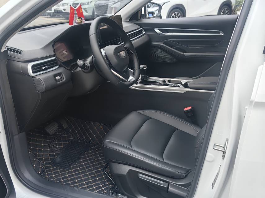 Geely 2025 Emgrand Sedan 1.5 CVT Premium