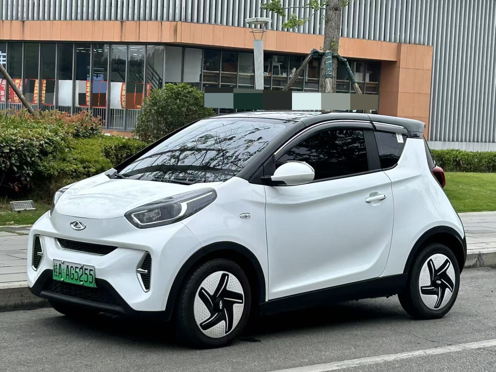 奇瑞 2024款 eQ1(小蚂蚁) 青春版 251km 热爱版 23.99kWh(改款)