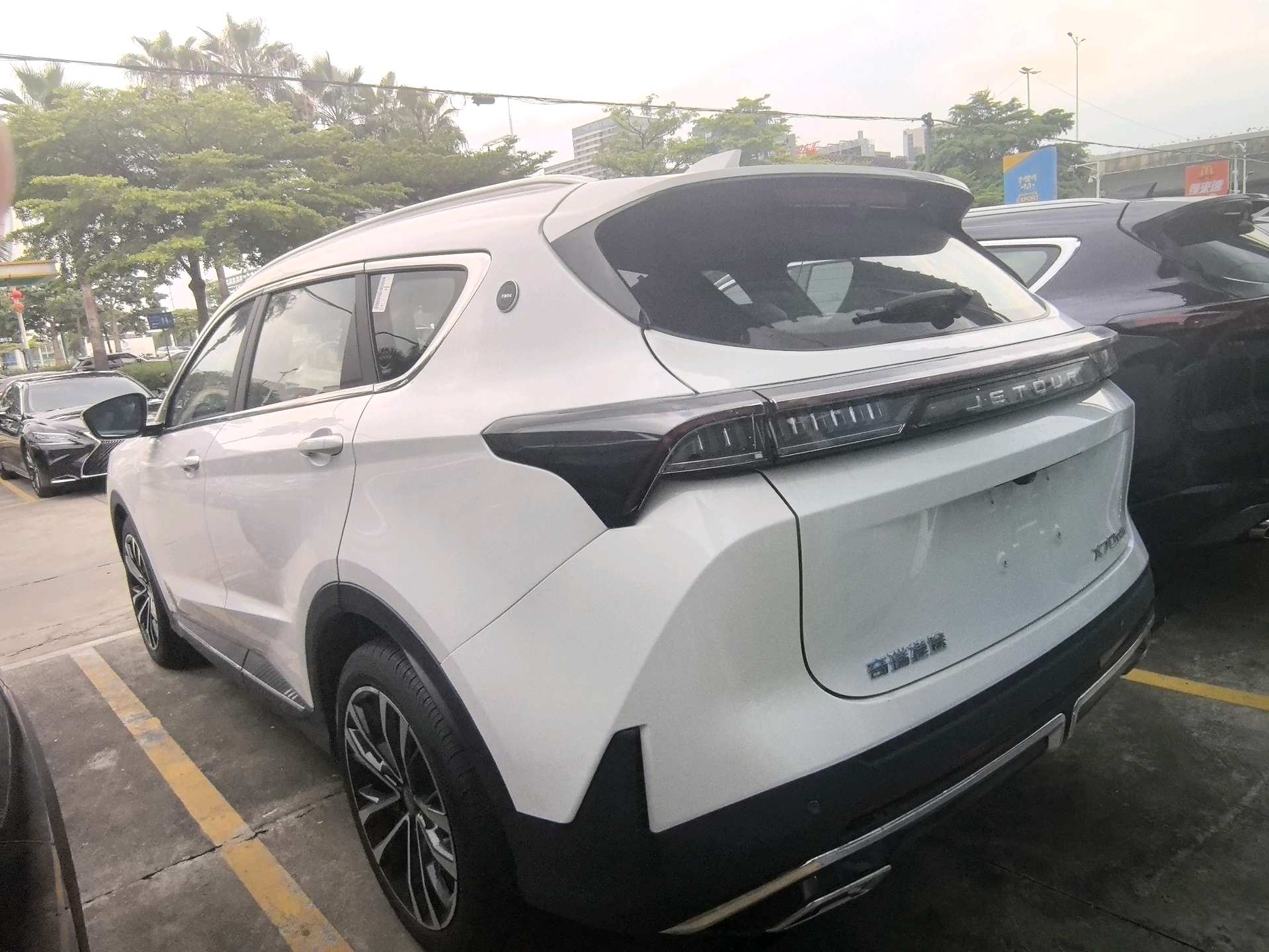 捷途 2025款 X70 PLUS 1.5T 旗舰版5座