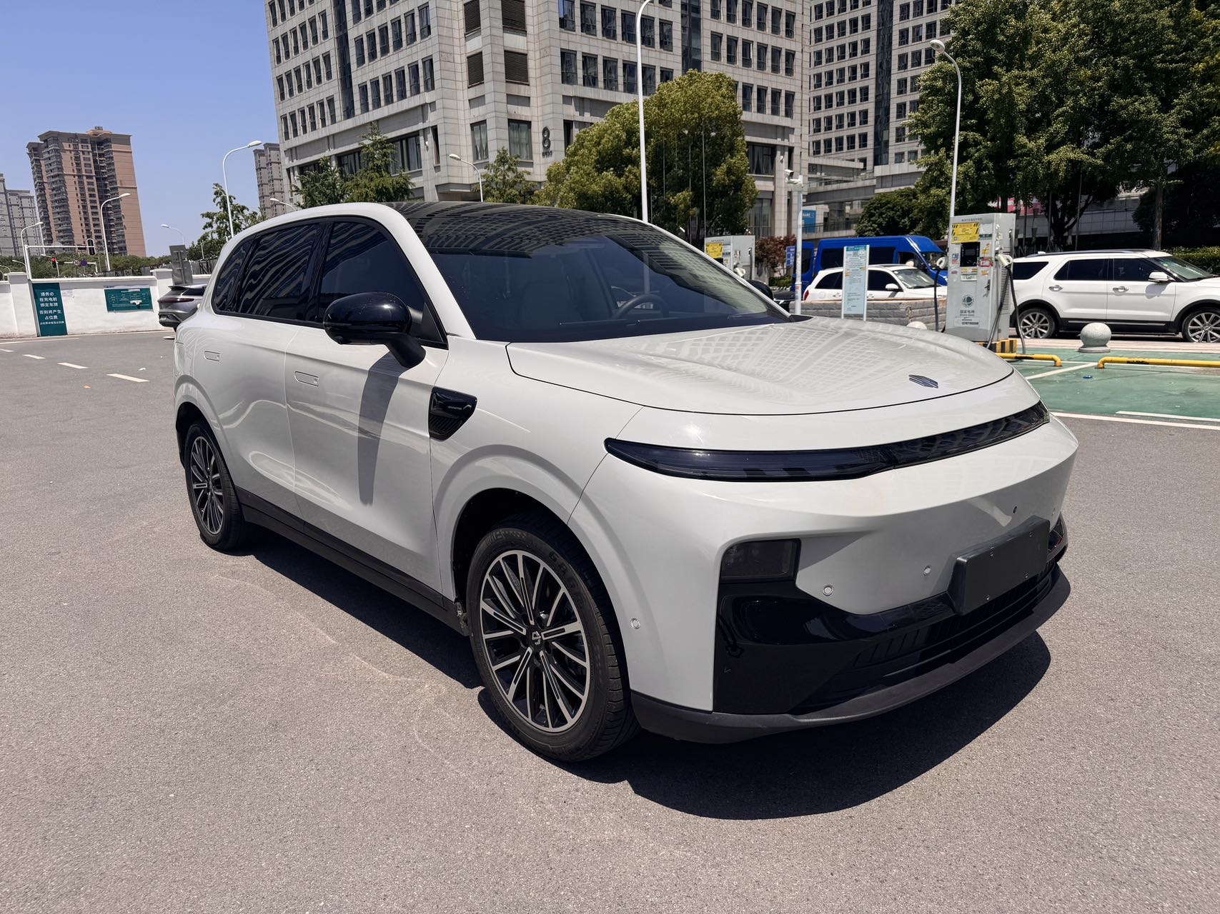零跑 2025款 B10 510悦享智驾版