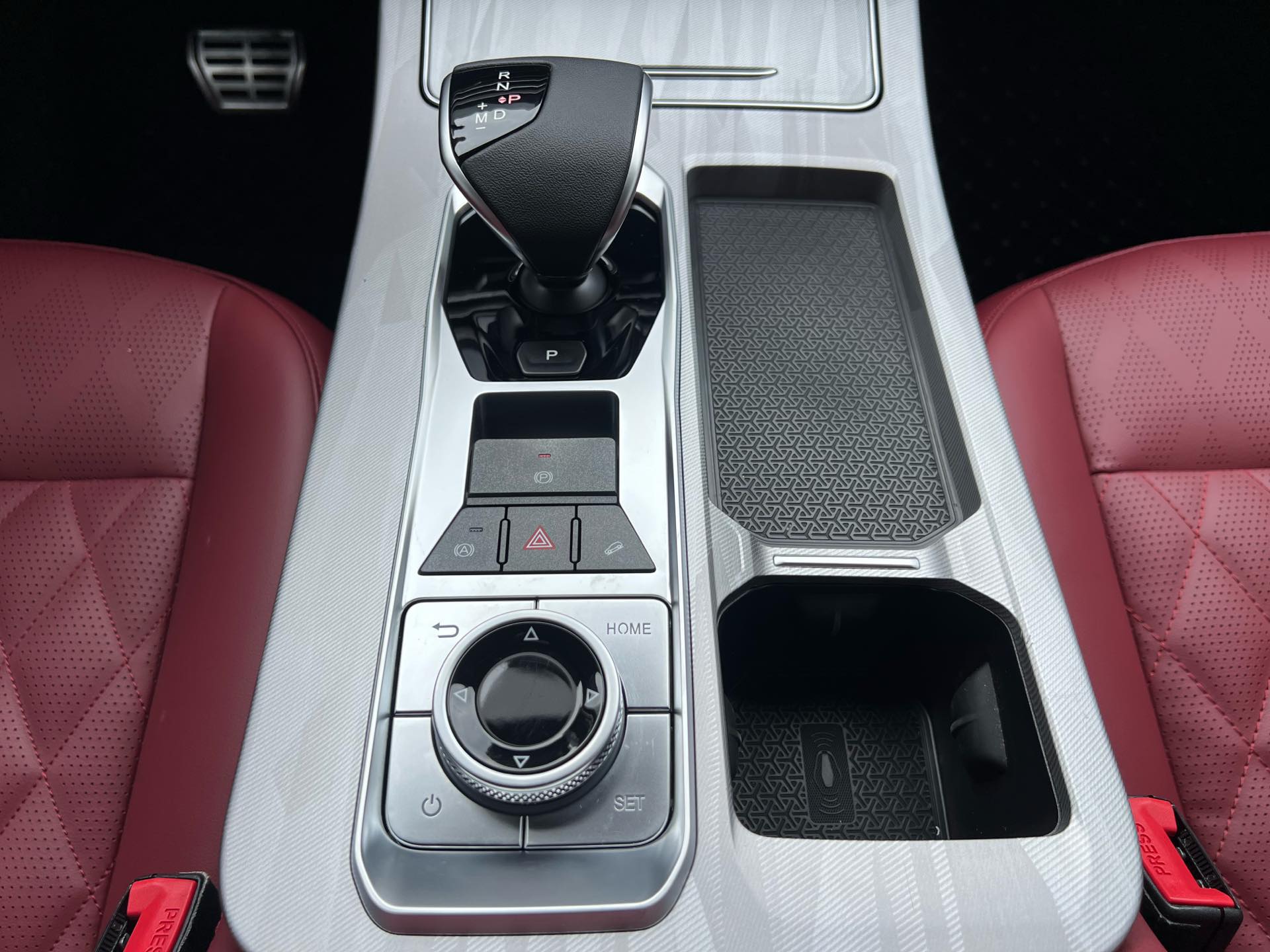 JETOUR 2023 X70 PLUS 1.5T Yongzhe PLUS 7-Seater