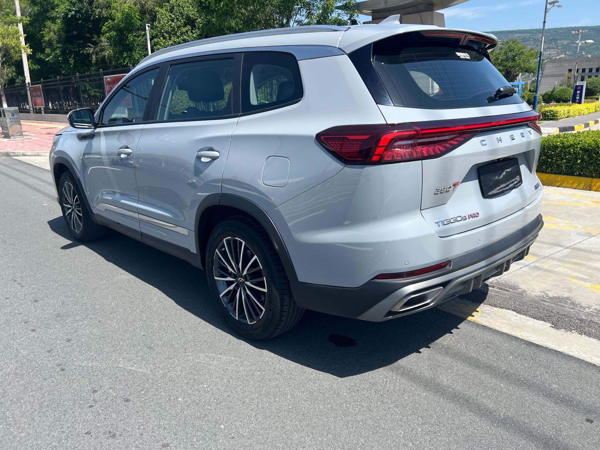 奇瑞 2022款 瑞虎8 PRO 1.6T 290T 两驱天穹版7座