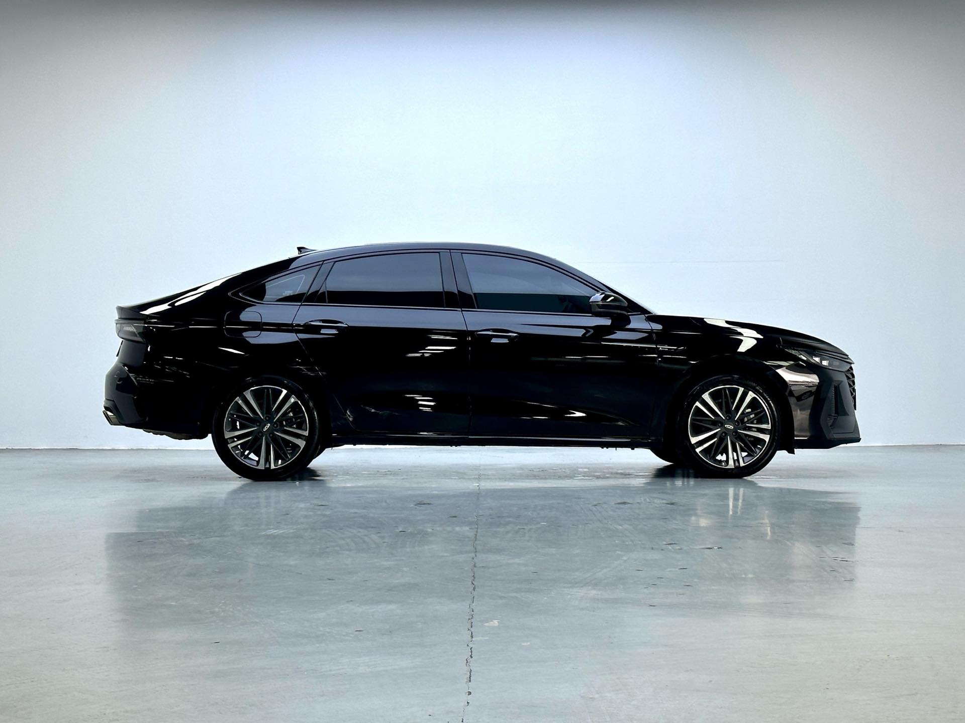 Chery 2025 Arrizo 8 2.0T Jin
