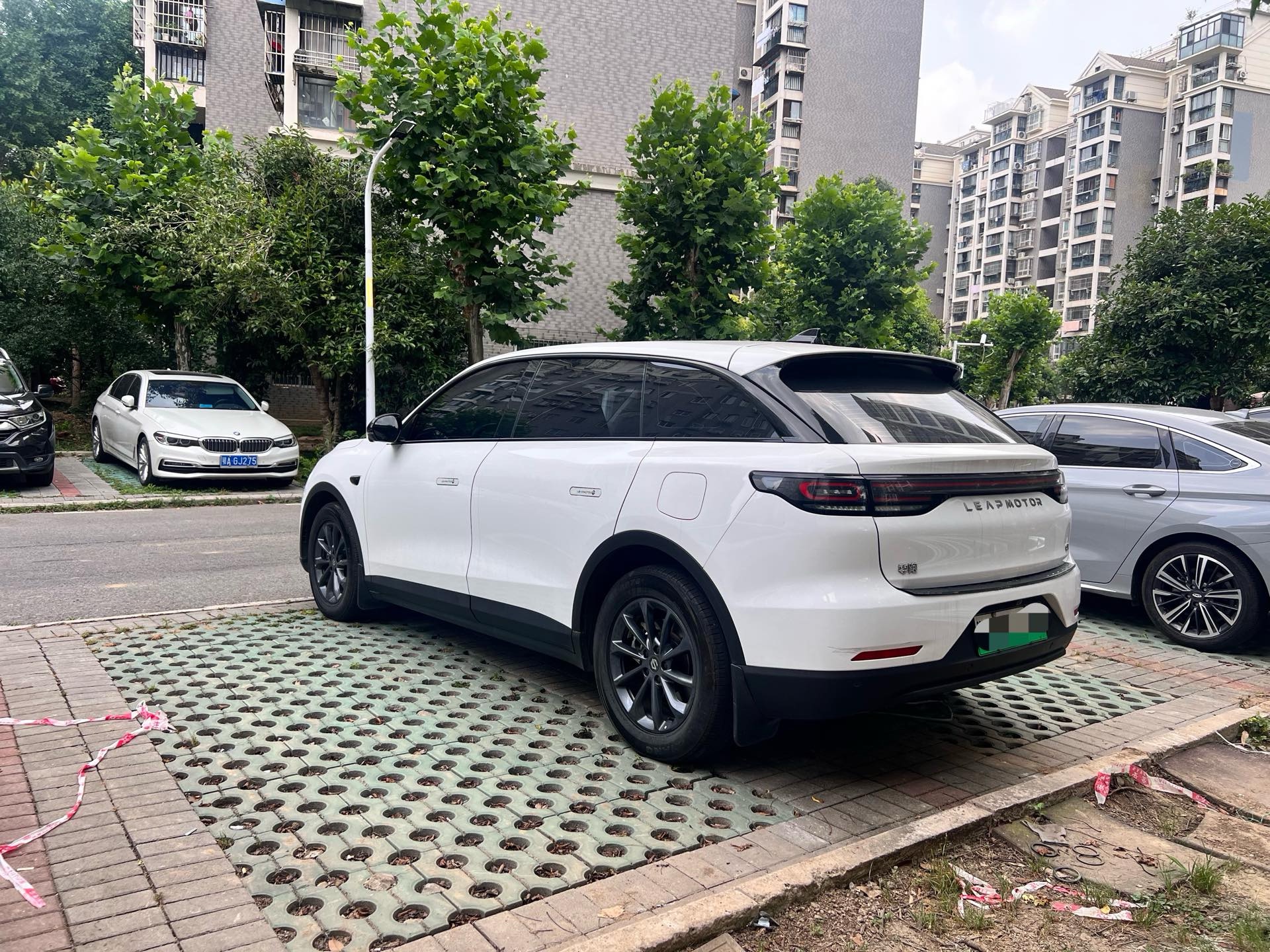零跑 2023款 C11 180 舒享版